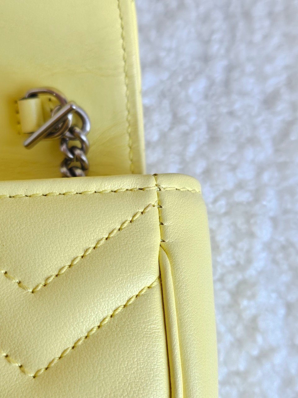 Gucci Marmont Super Mini สีเหลือง