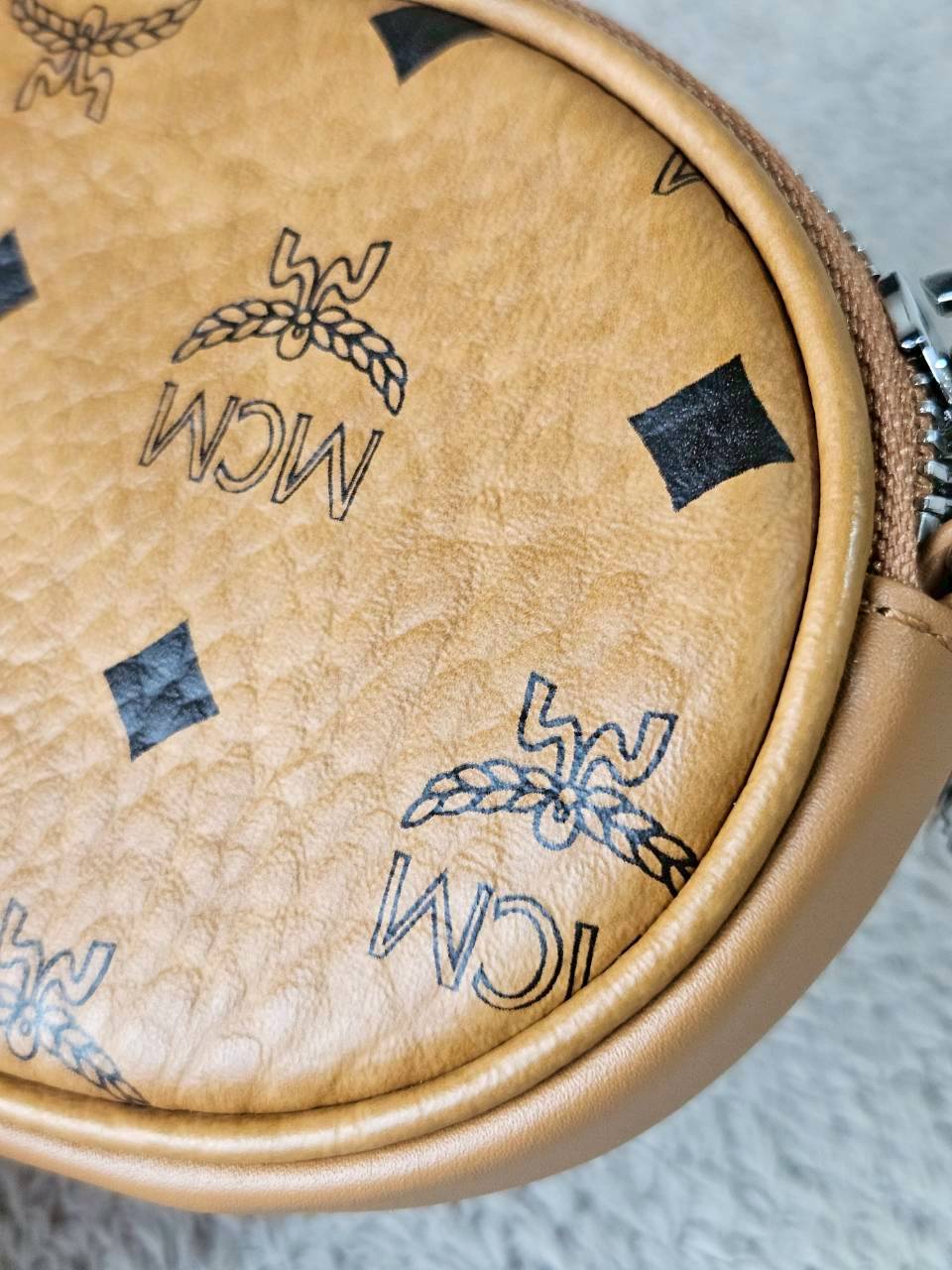 MCM Essential Pouch Orginal Black White