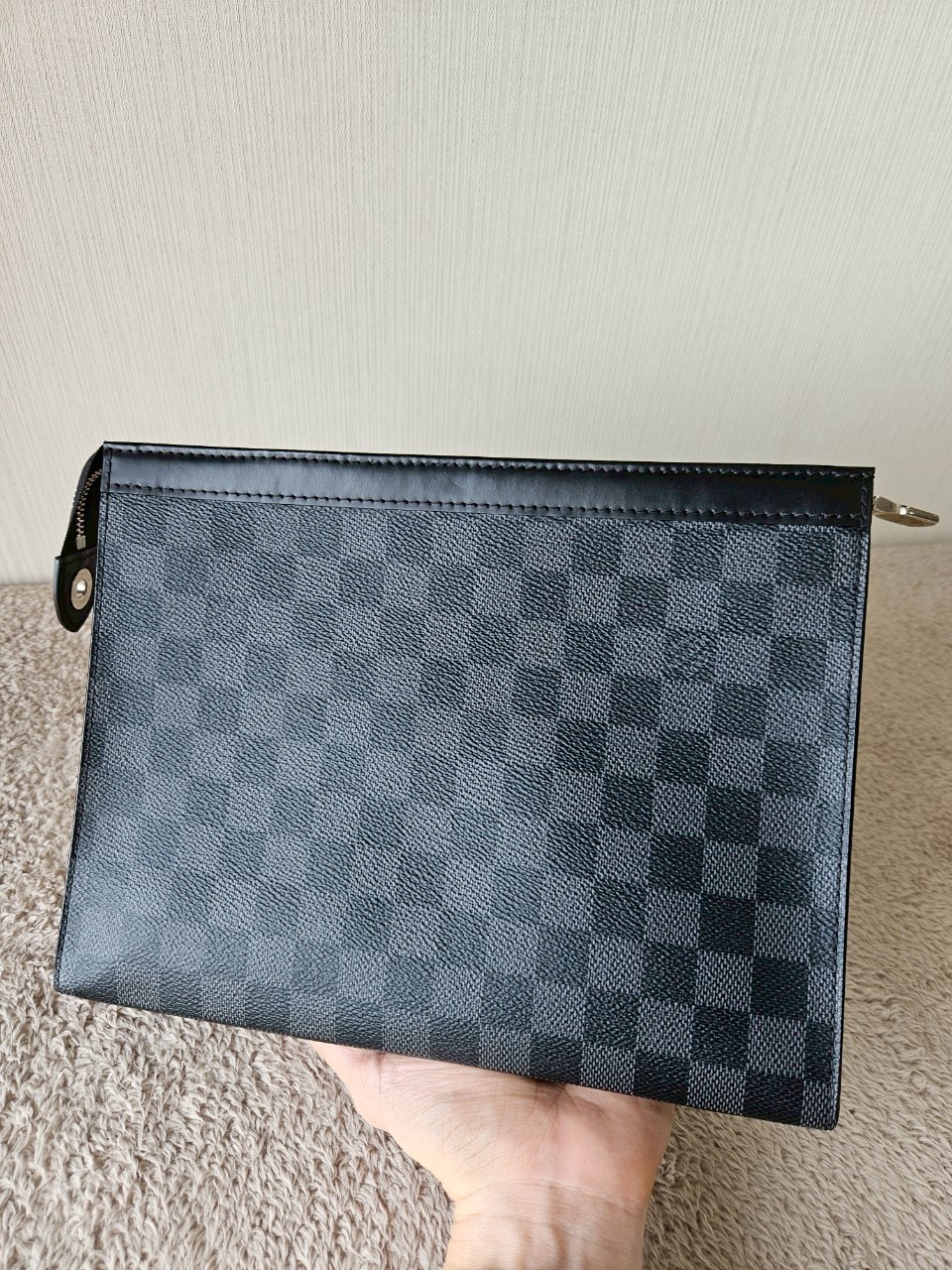 LV Pochette Voyage Graphite MM