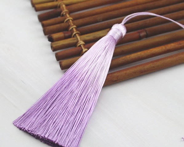 ขายส่ง พู่ไหมไล่ระดับสี สวยพิเศษ ยาว 10.5ซม. สีม่วง (แพ็คคู่/ 2ชิ้น)