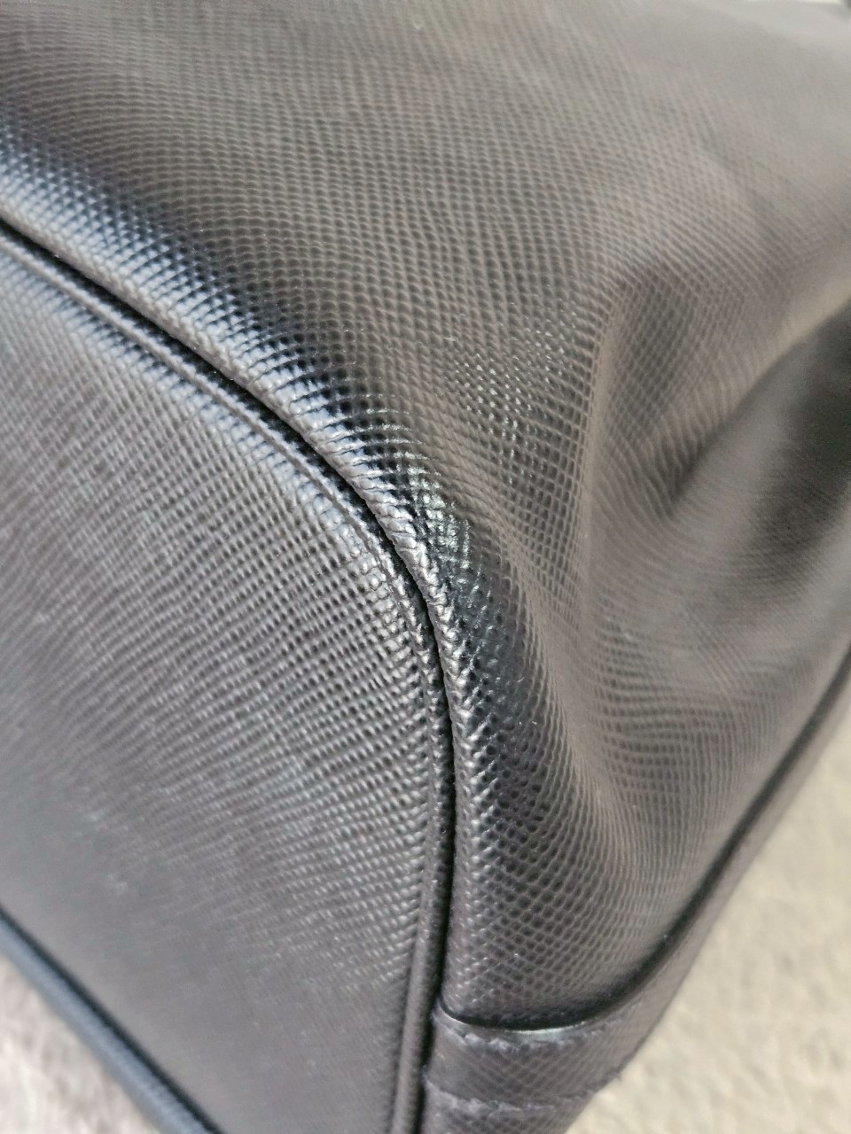 Prada Bucket Bag in Saffiano Leather Nero