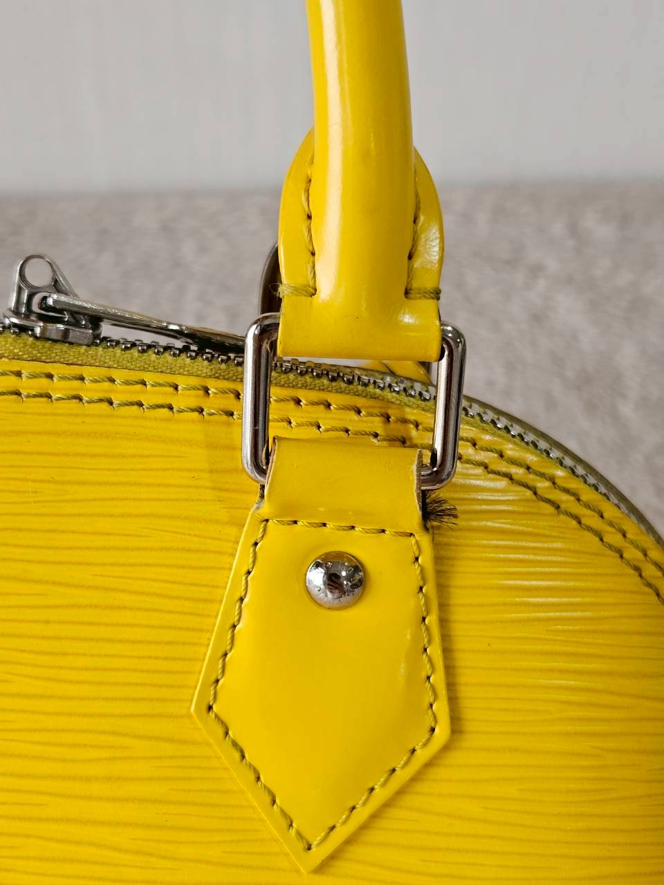 LV Alma BB EPI สีเหลือง