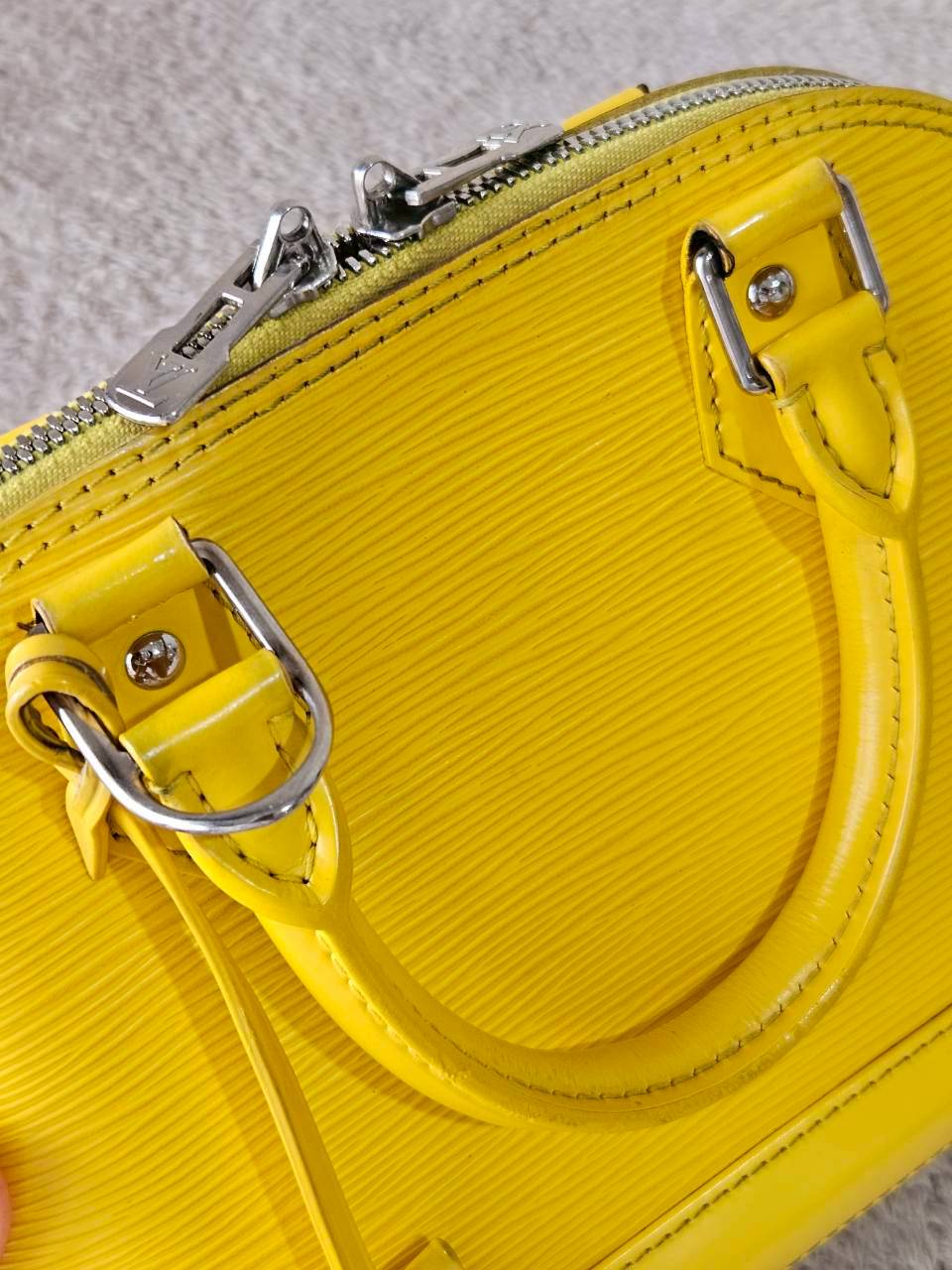 LV Alma BB EPI สีเหลือง