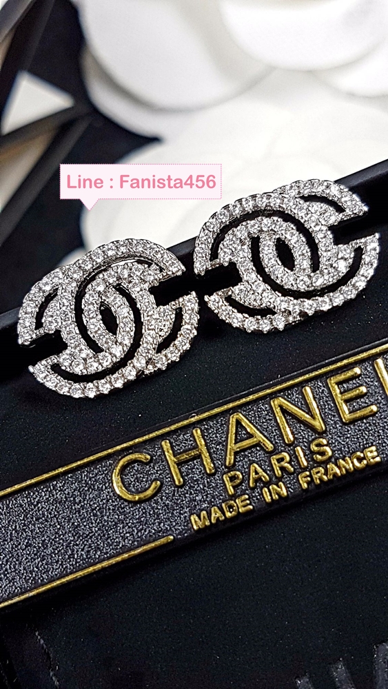 ต่างหูชาแนล แบบติดหู สีเงิน Chanel classic earring