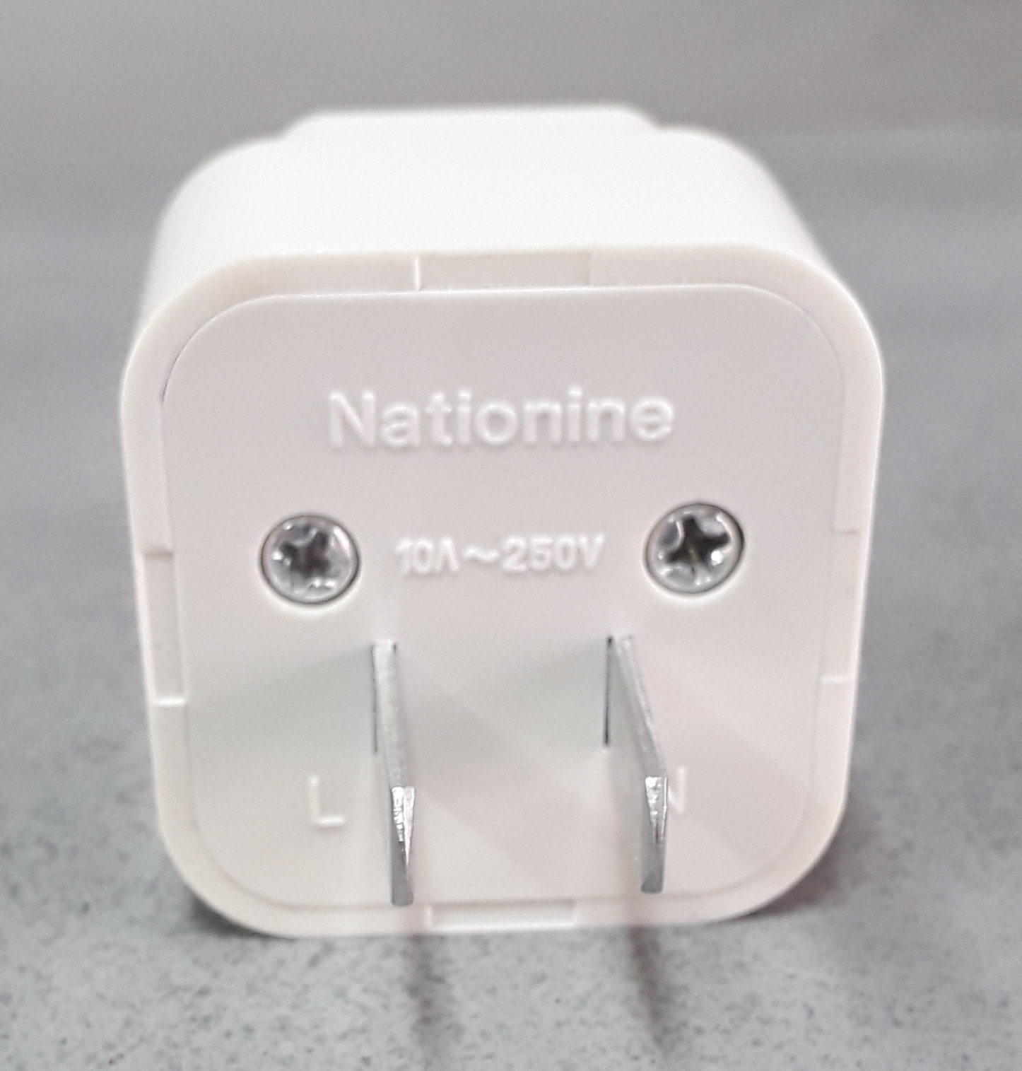 ปลั๊กแปลง (ปลั๊กคอม เข้า3ขา ออก2ขา)