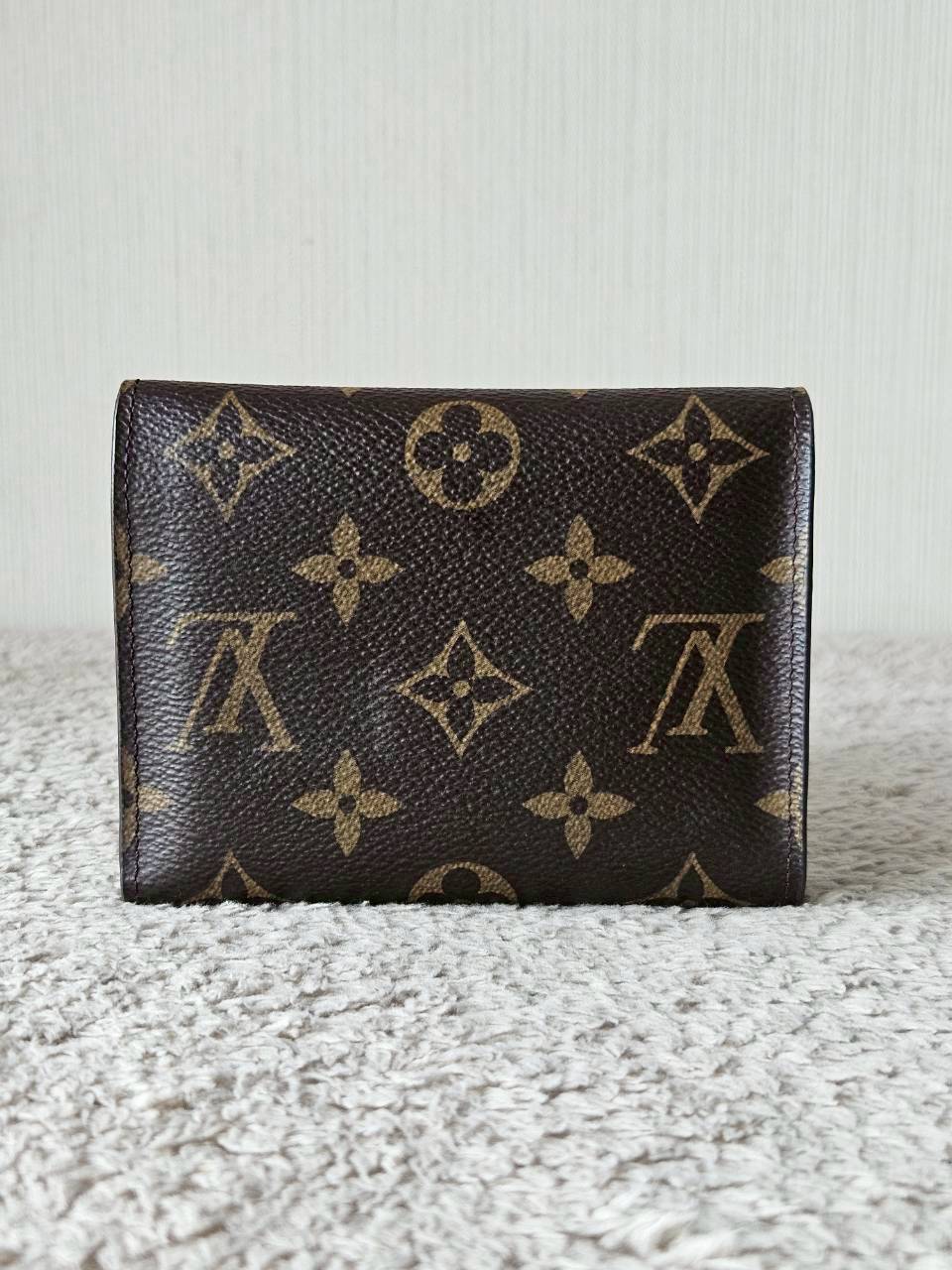 LV Victorine Mono