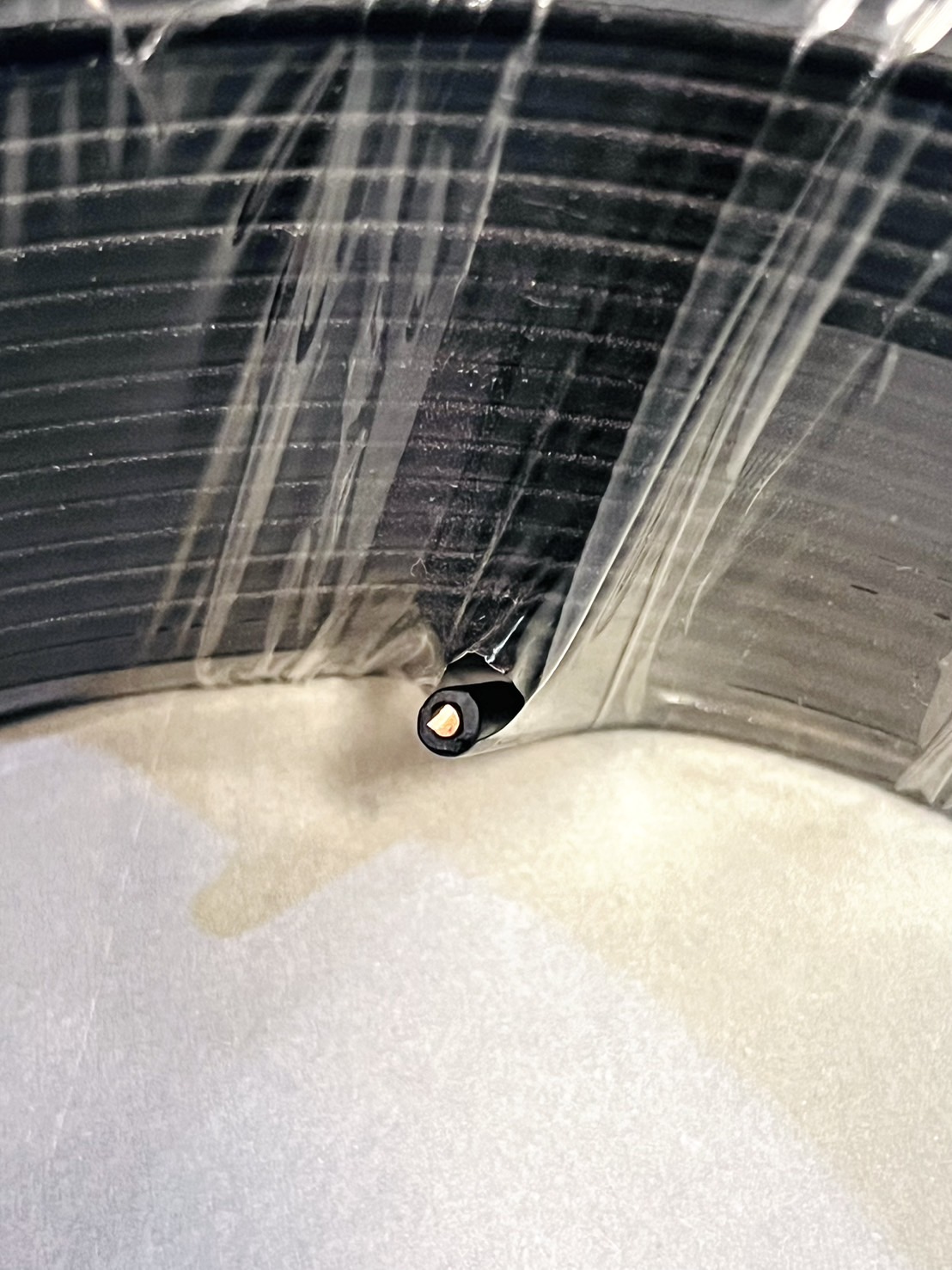 สายเดี่ยว THW 2.5 sq.mm. (ขด30เมตร)