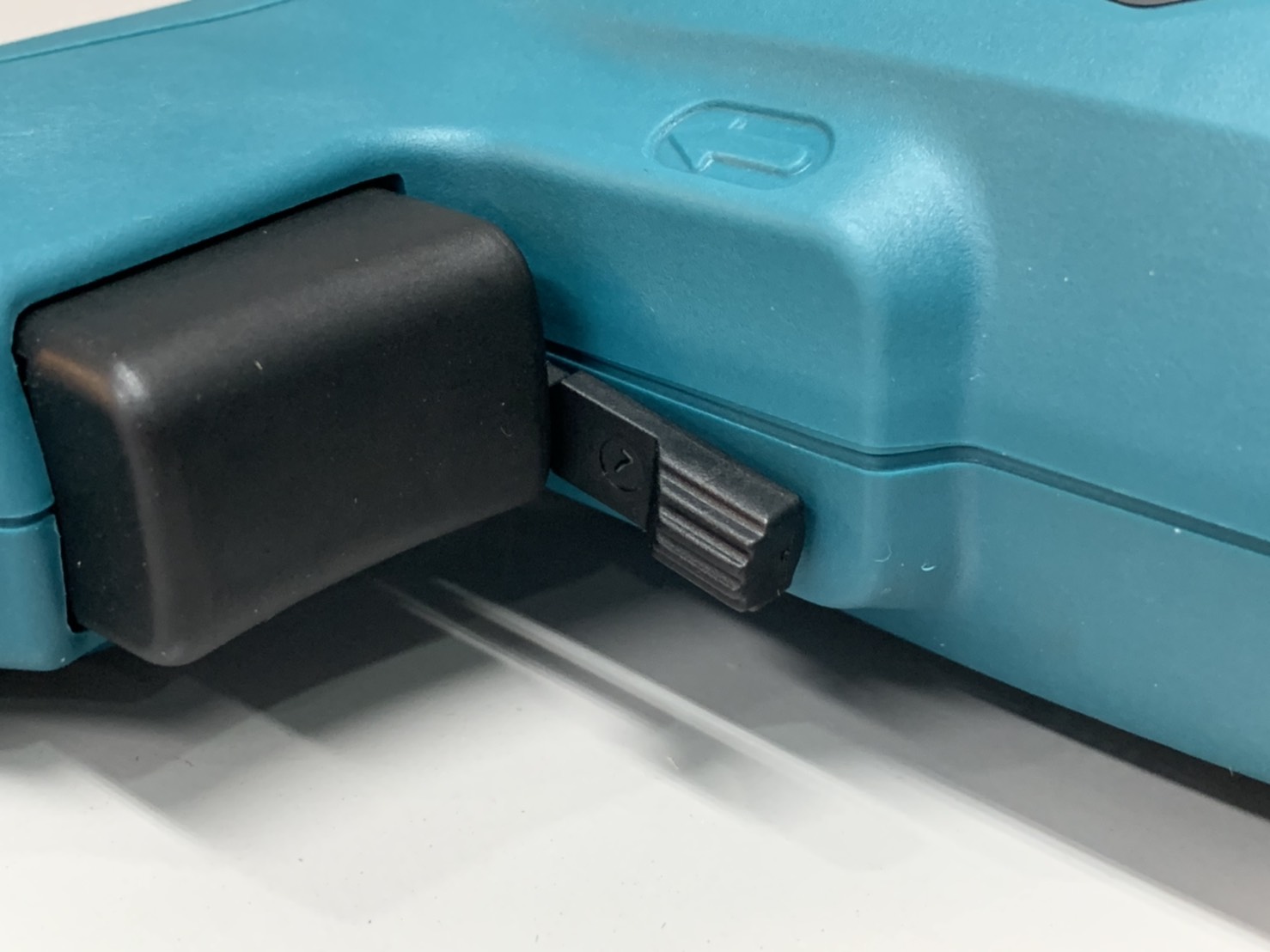 สว่านไฟฟ้า MAKITA M0600B