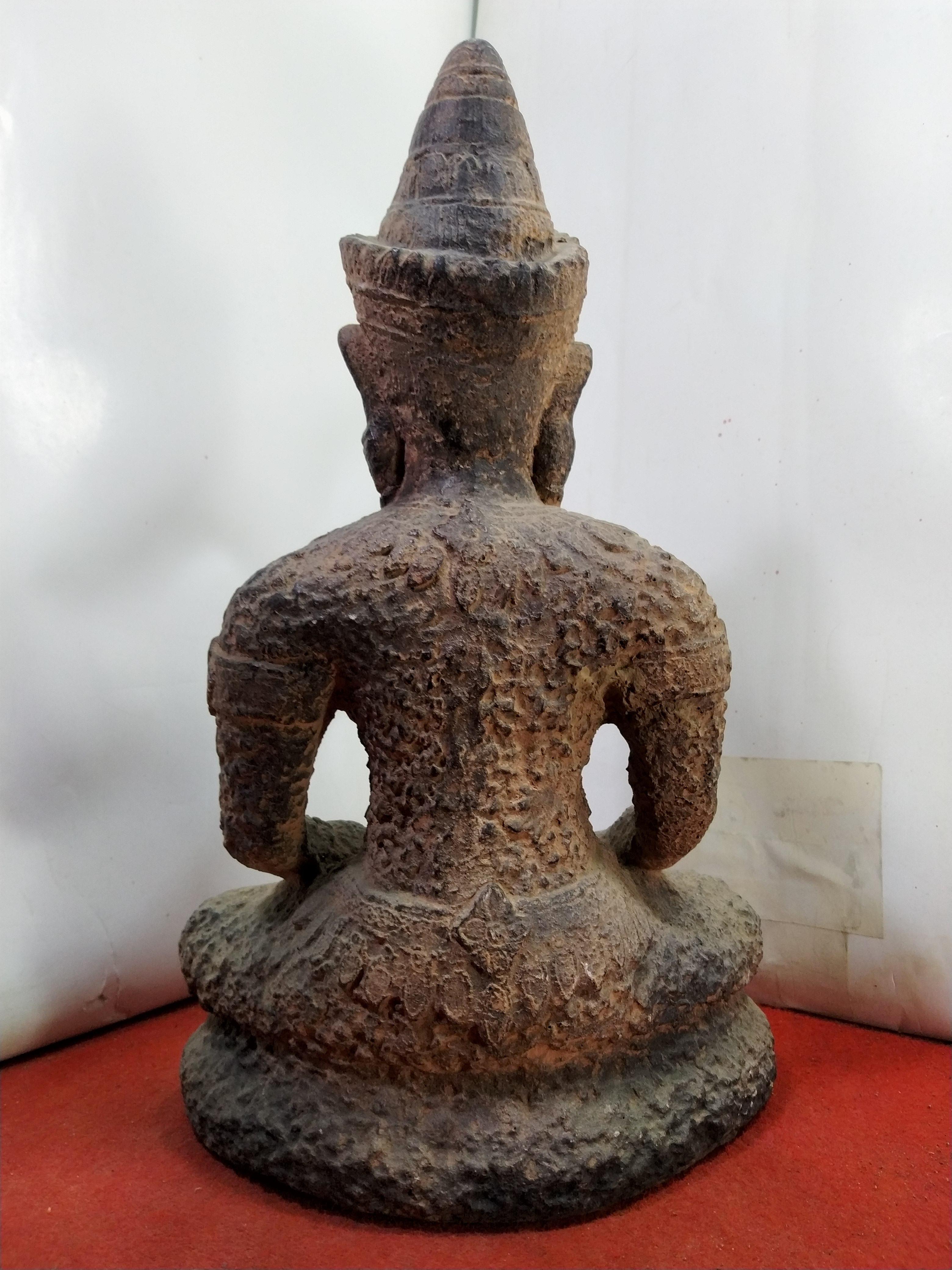 พระลพบุรี หน้าตัก8นิ้ว ปางสมาธิ ้เนื้อศิลา