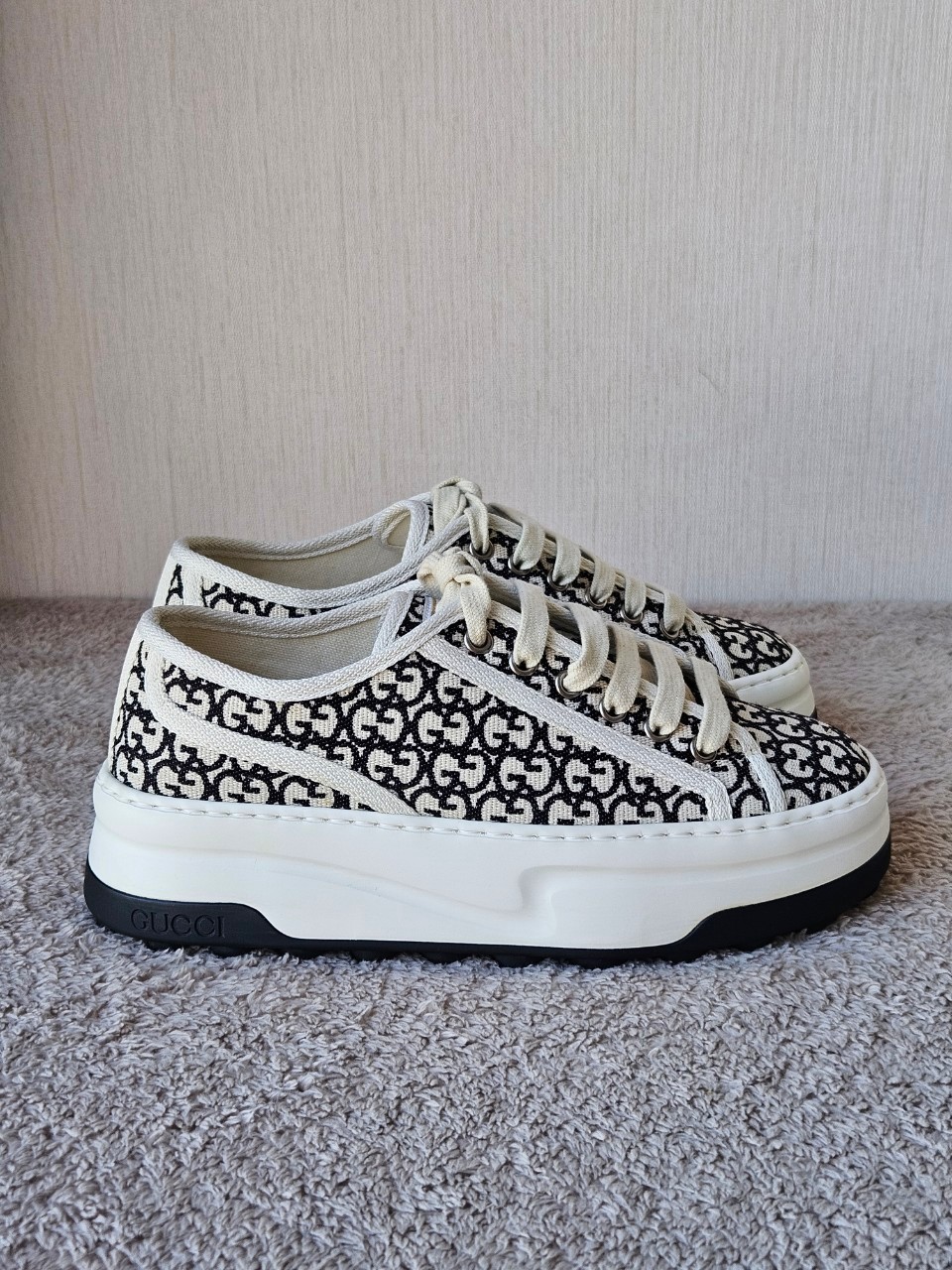 Gucci 746766 WOMEN'S GG TRAINER