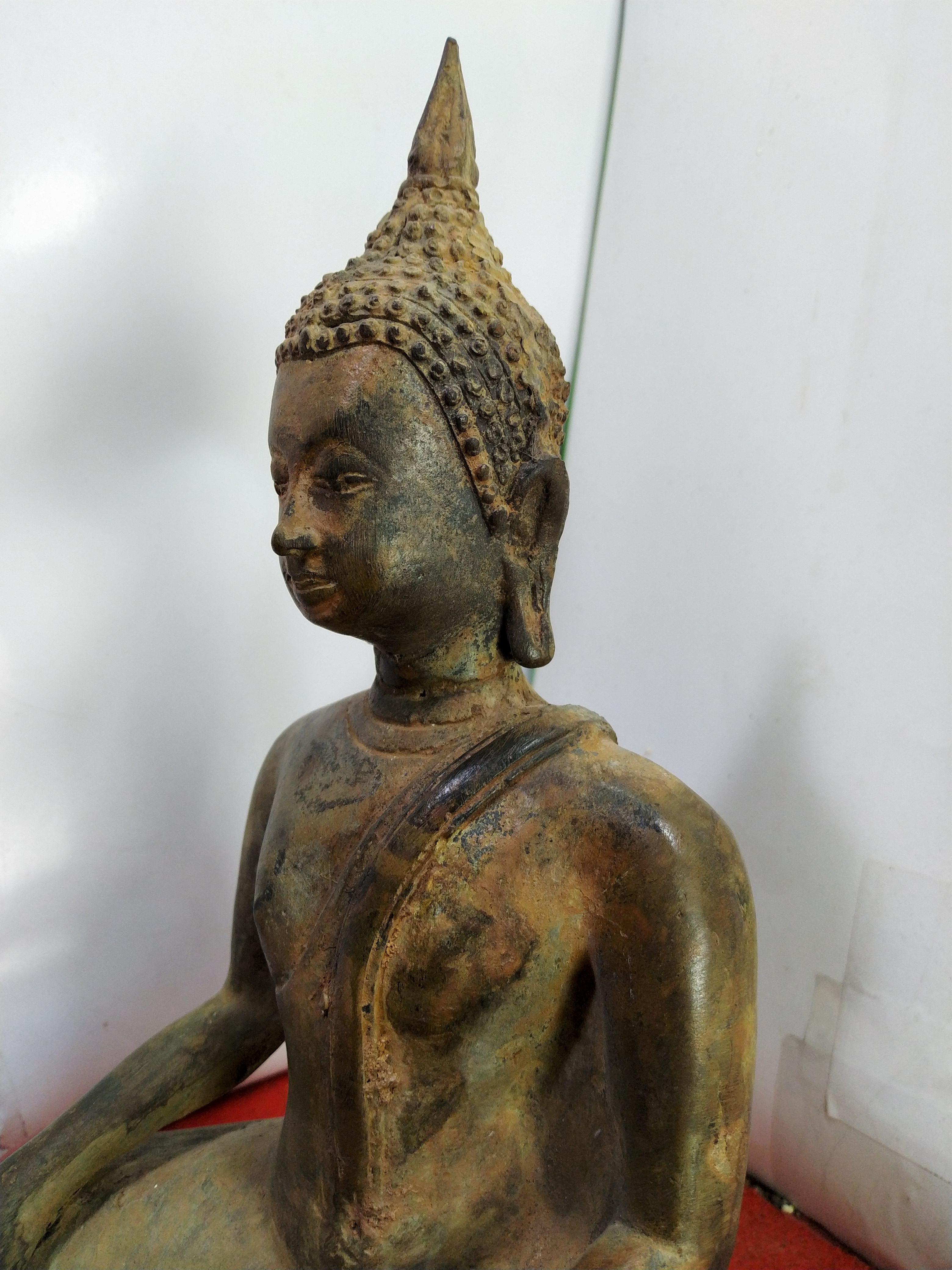 พระสุโขทัย ฐานเขี้ยง หน้าตัก 6 นิ้ว เนื้อสำริดสภาพเก่า