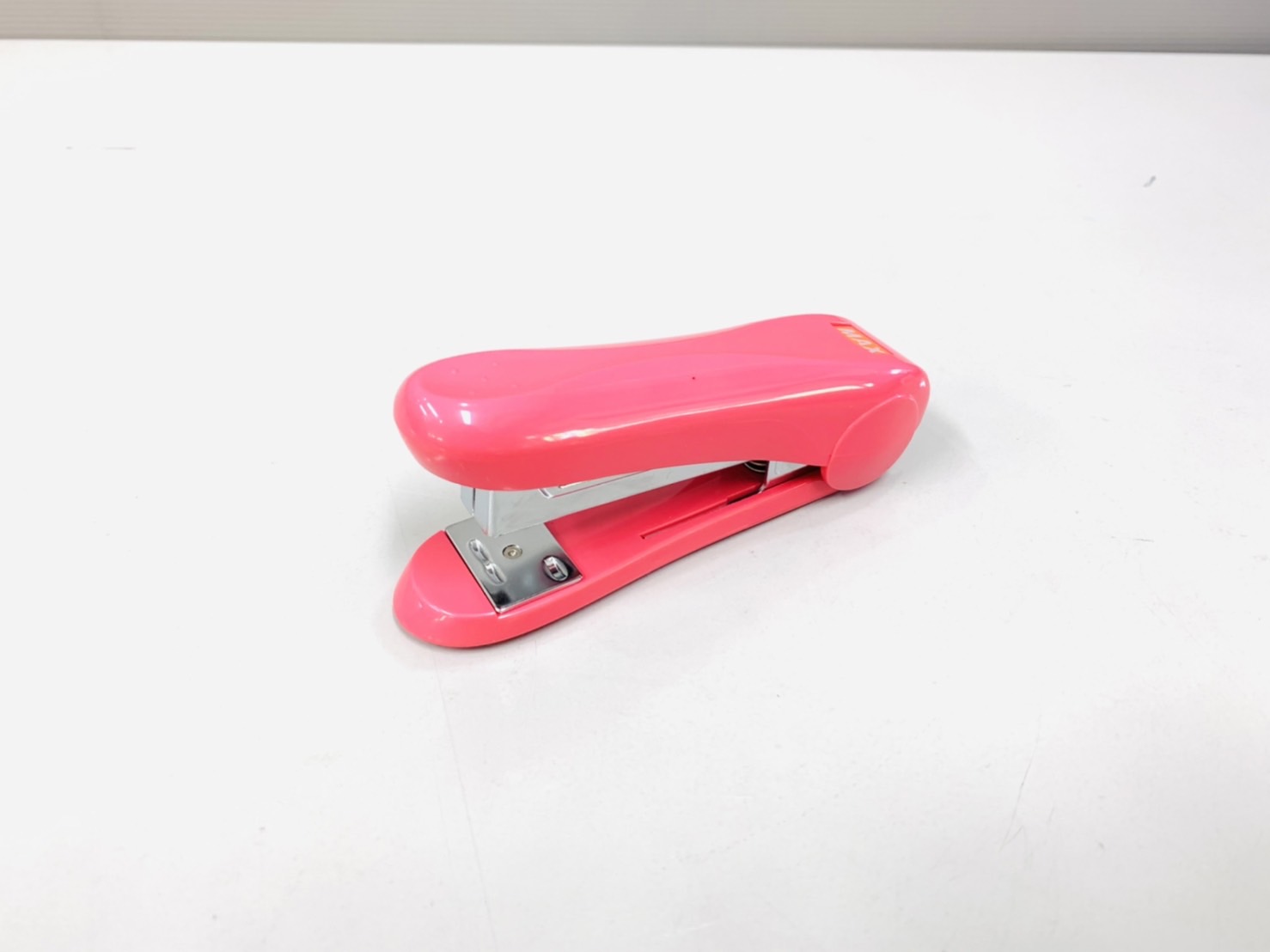 แม็กเย็บกระดาษ #HD-50 ใหญ่ (คละสี)