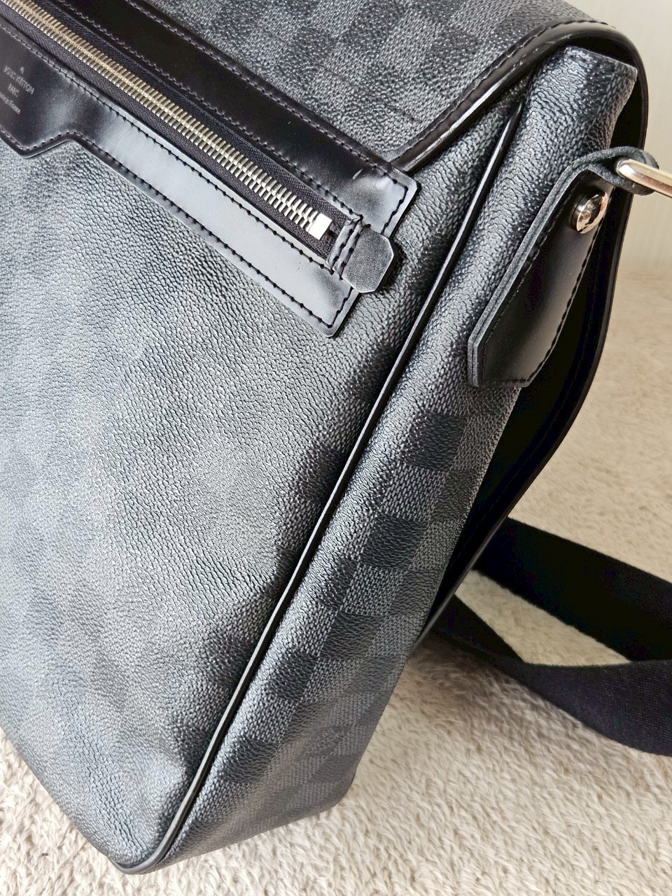 LV District GM Damier Graphite