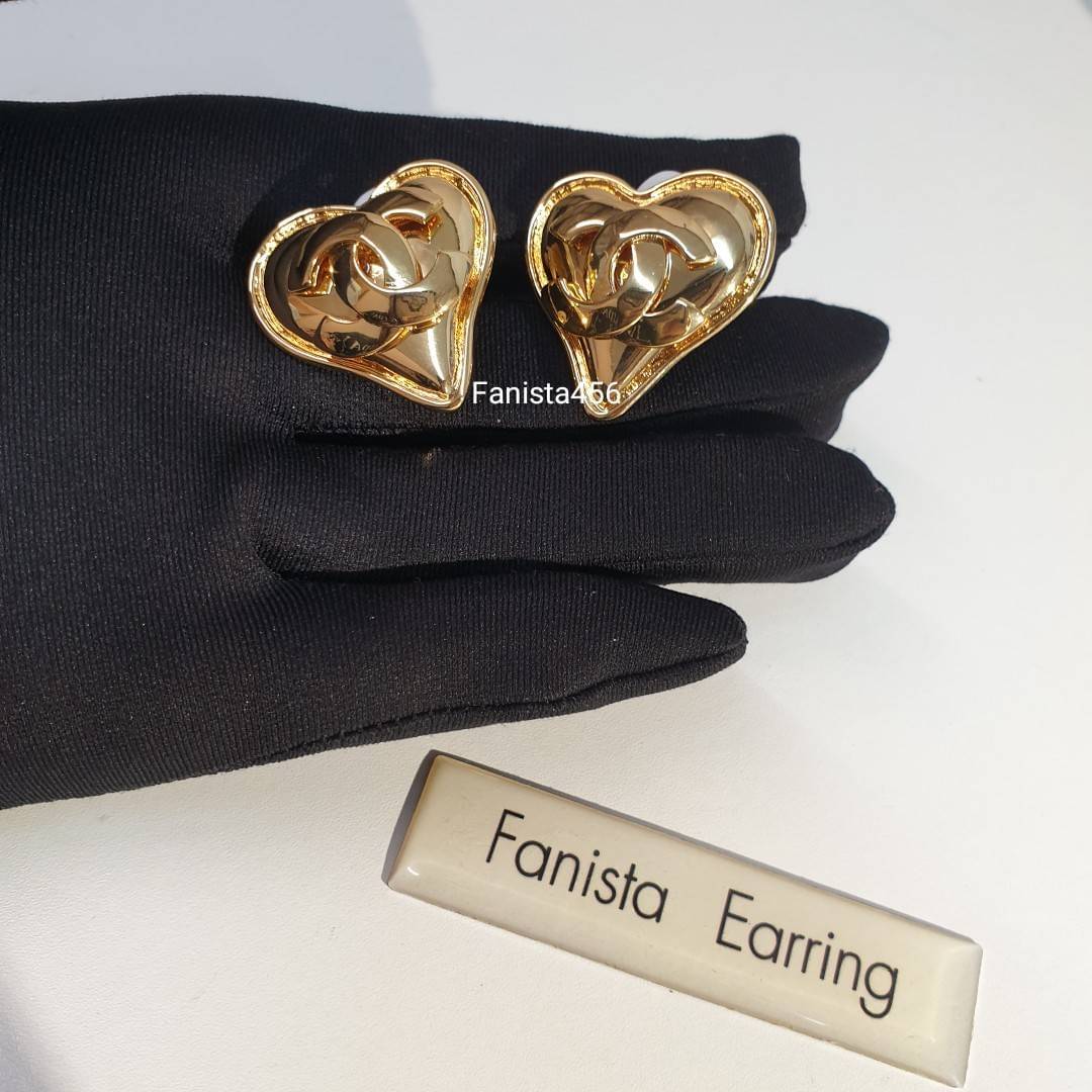 ต่างหูชาแนล แบบหนีบ ต่างหู Chanel งานวินเทจหัวใจ ต่างหูชาแนลหัวใจ Chanel earring heart