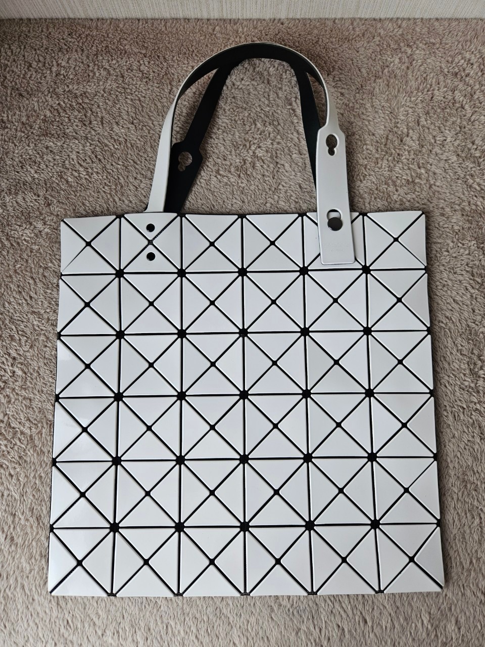 Baobao 6*6 สีขาว