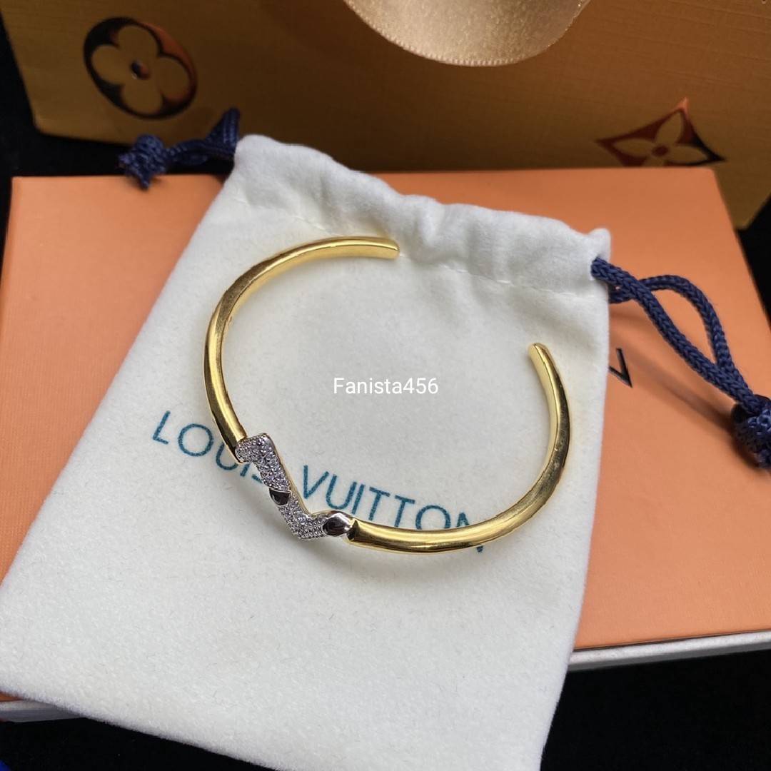 กำไล LV ข้อมือ lv งาน hiend
