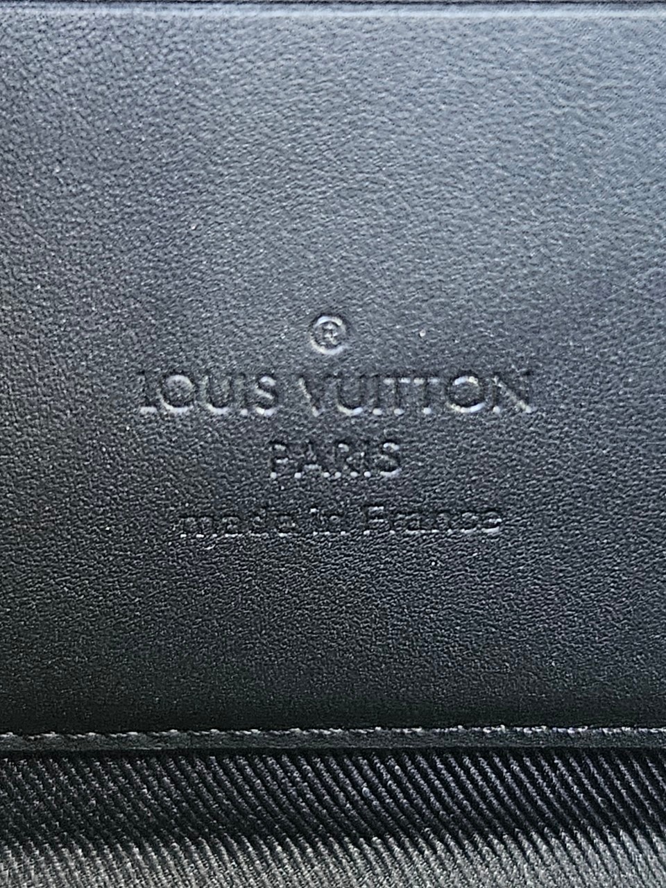 LV M59161 Alpha Wearable Wallet