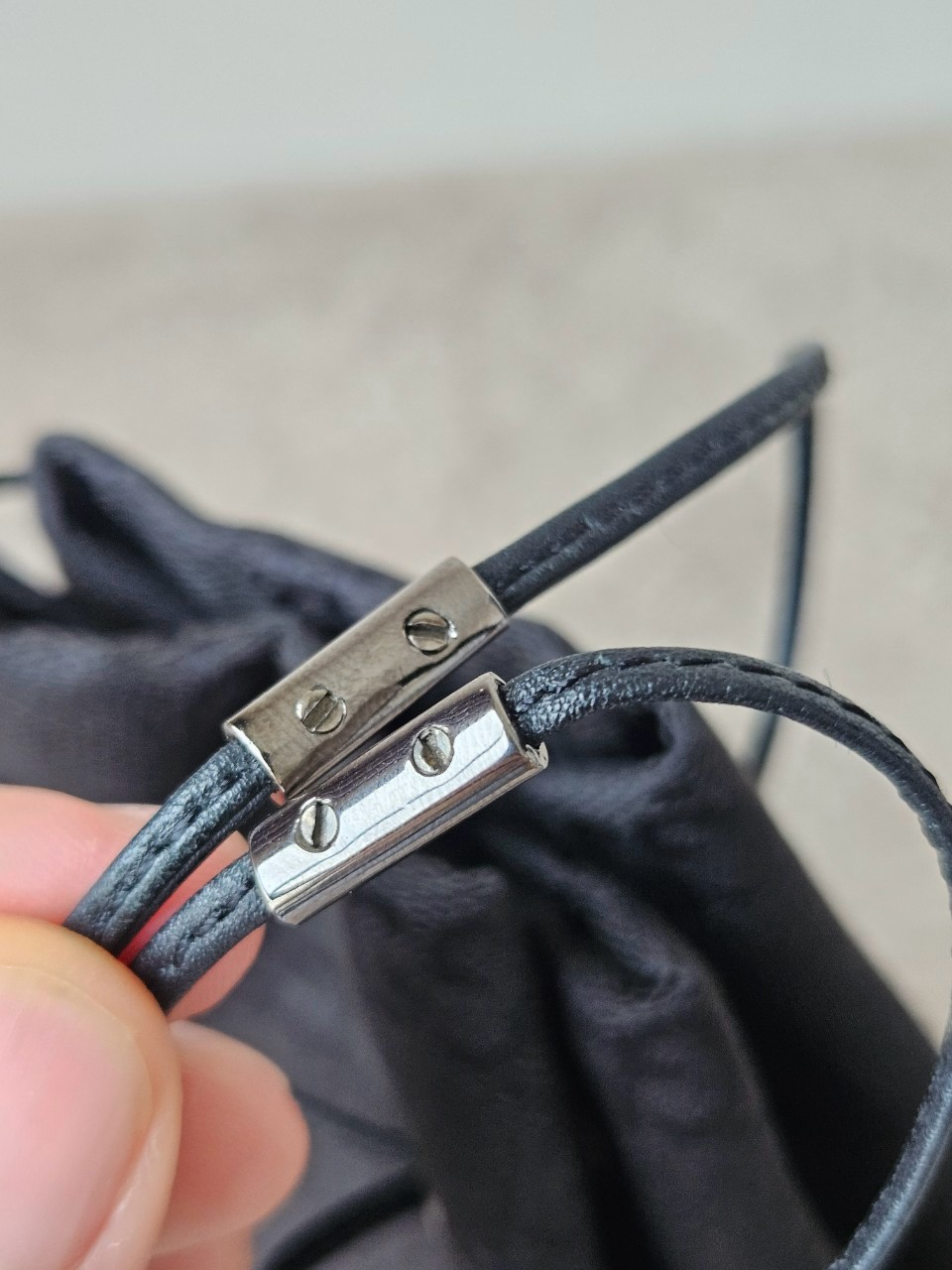 Gucci GG Canvas Pouch Black 6x8นิ้ว