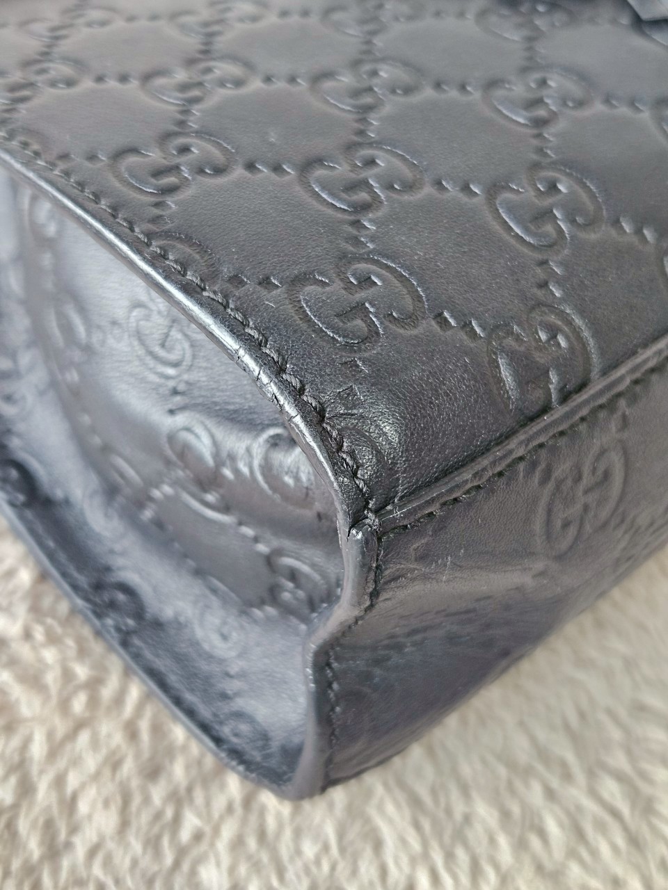 Gucci 295402 Emily Guccissima Medium