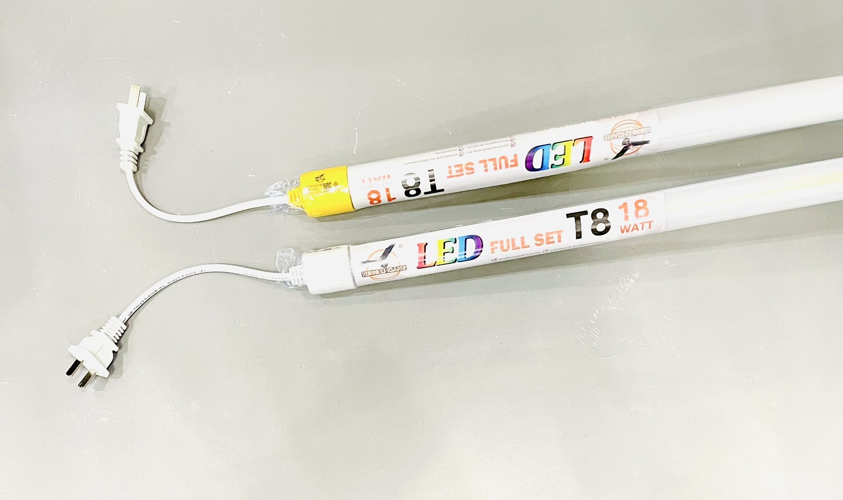 หลอดนีออน LED 18w พร้อมปลั๊กเสียบ