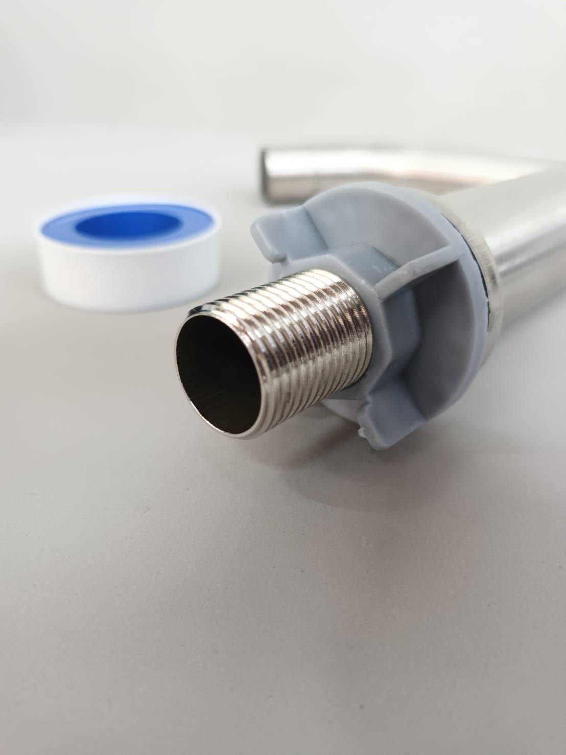 ก๊อกอัดแผง อ่างสูงก้านกลม R07SS-PK