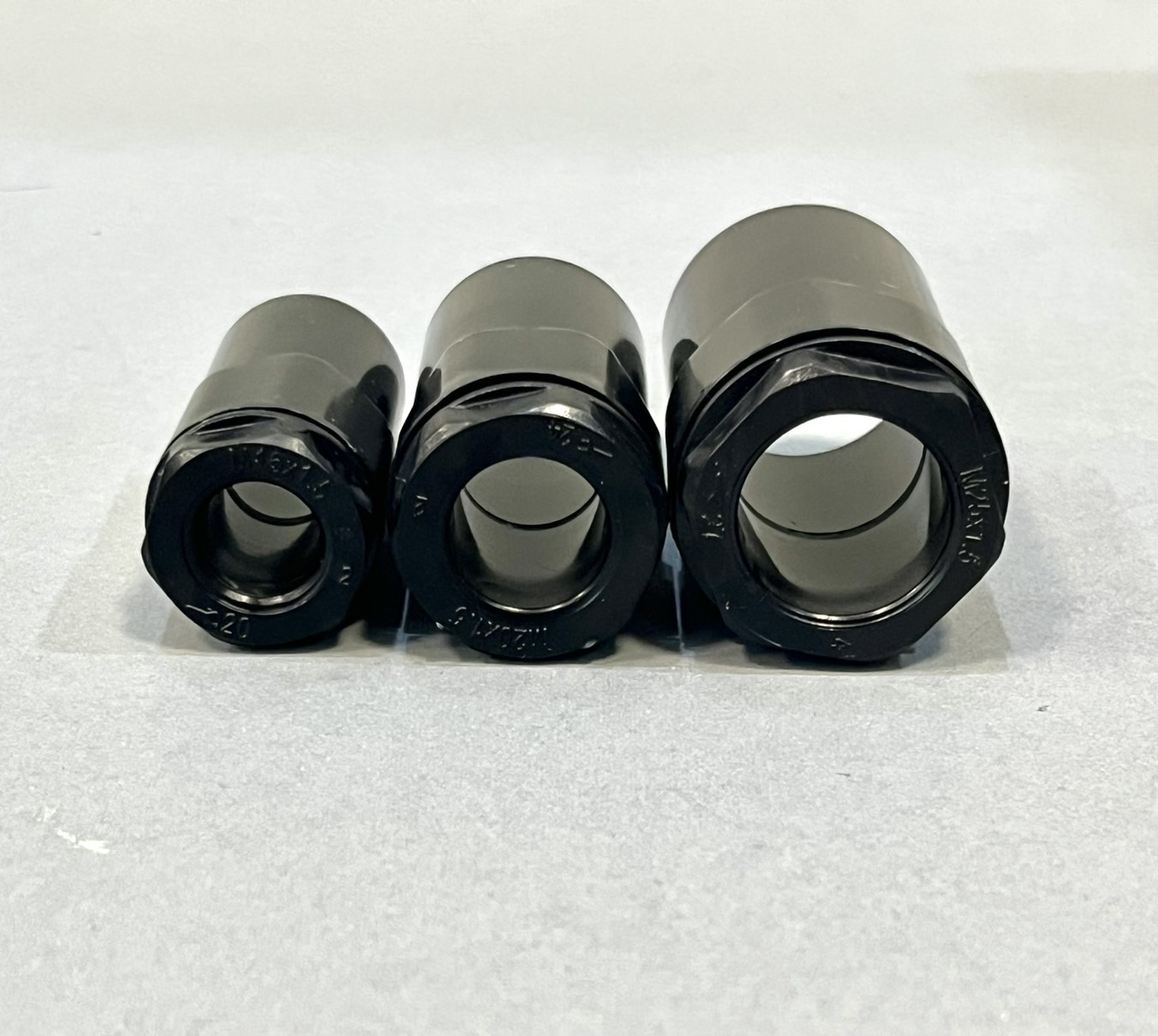 ข้อต่อเข้ากล่องดำ