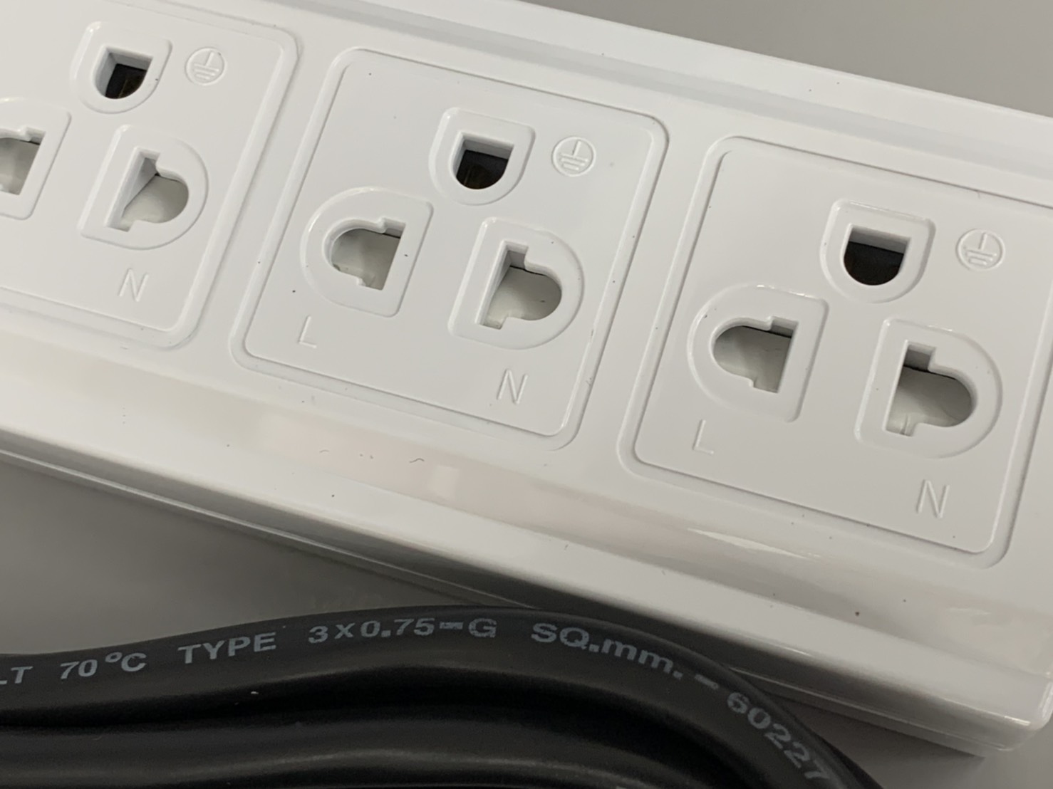 รางปลั๊ก 1 สวิทซ์ มี มอก.