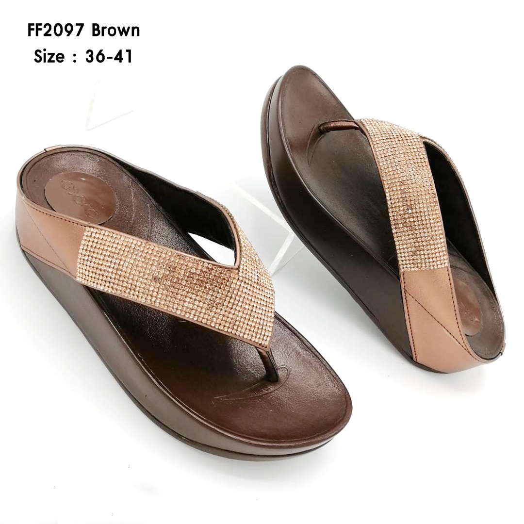 รองเท้าเพื่อสุขภาพ รองเท้าแตะคีบสไตล์fitflop ประดับด้วยอะไหล่เพชรเรียบหรู FF2097