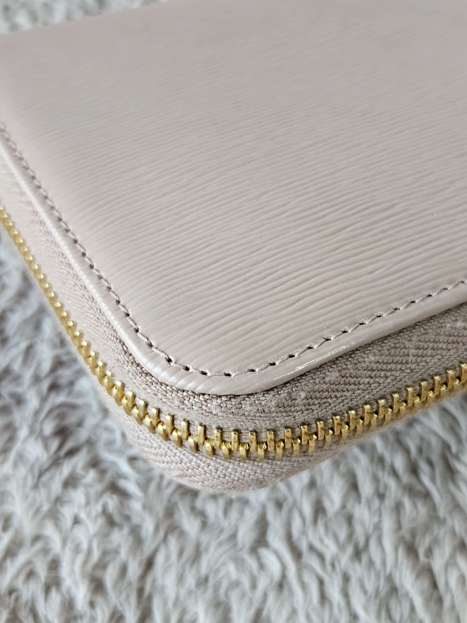 Prada 1ML506 Zippy สีนู๊ด