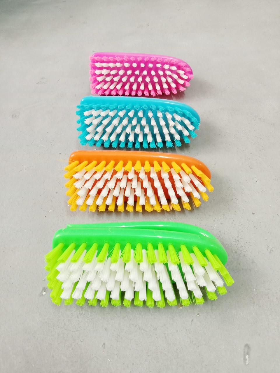 แปรงเตารีด ขนไนล่อน คละสี