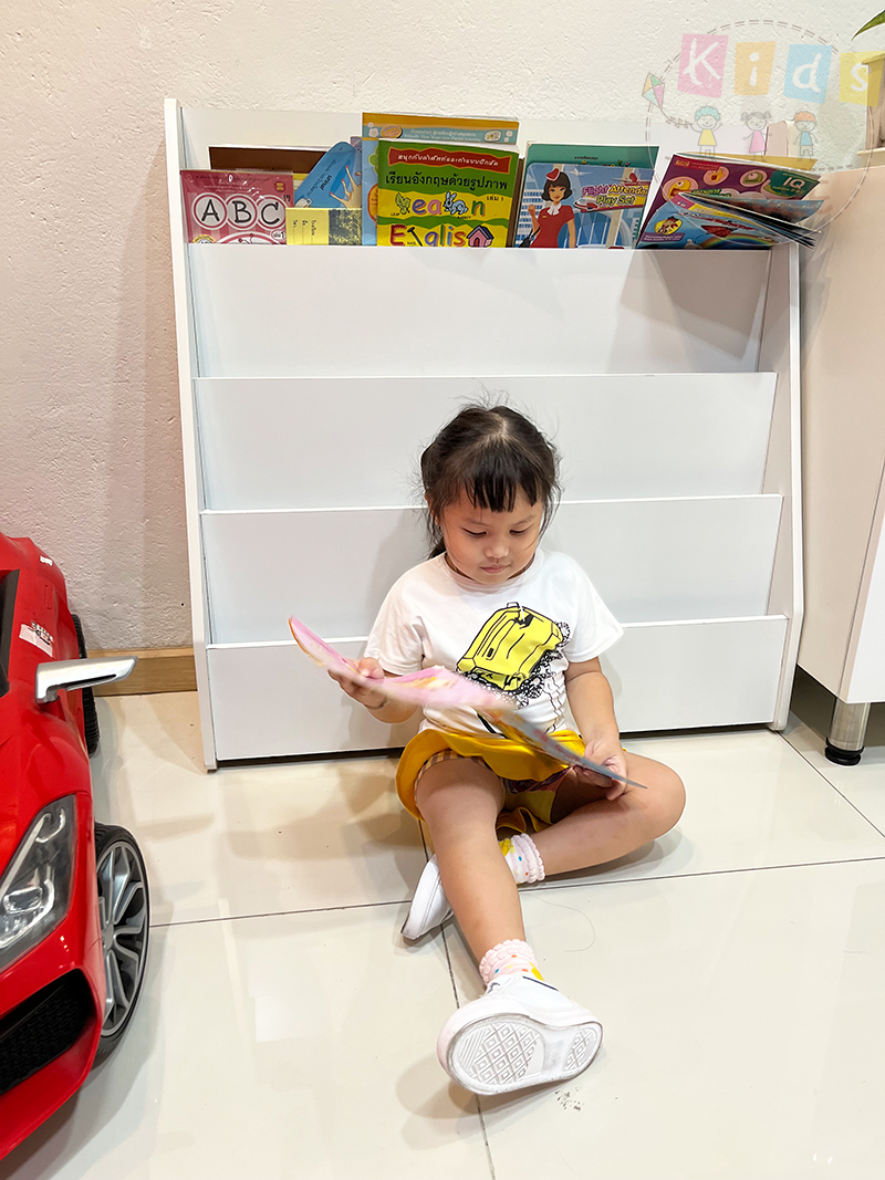 ชั้นวางหนังสือเด็ก ชั้นวางหนังสือโชว์ปก ชั้นวางหนังสือ ชั้นวางหนังสืออนุบาล ชั้นวางหนังสือเด็กอนุบาล ชั้นวางหนังสือเด็กสีขาว