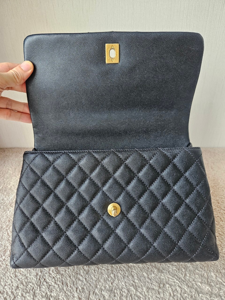 Chanel Coco 10.5 Caviar Lizard holo26