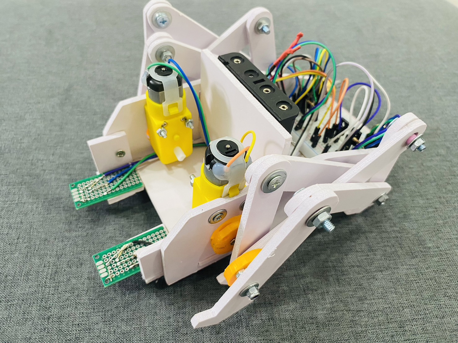 หุ่นยนต์เดินตามเส้นมินิ ขาสลับ รุ่นใหม่V2/2025 (พื้นฐานม.ต้น)(ประกอบเอง)