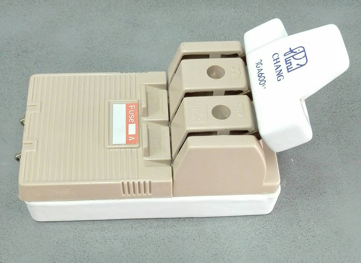 คัตเอาท์ ข้าง 3P