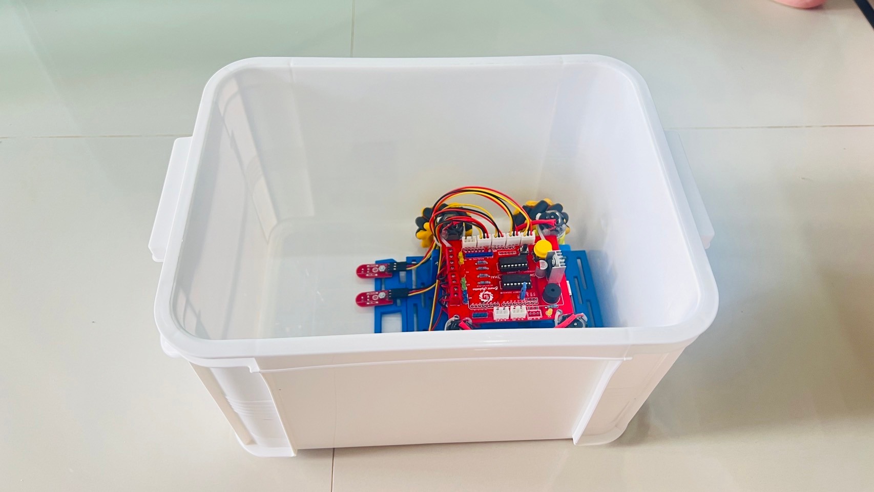 กล่องใส่หุ่นยนต์ ยาว33.5 X กว้าง24 X สูง18.5 ซม.