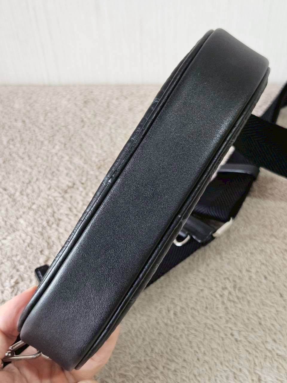 MCM Essential Pouch Orginal Black White