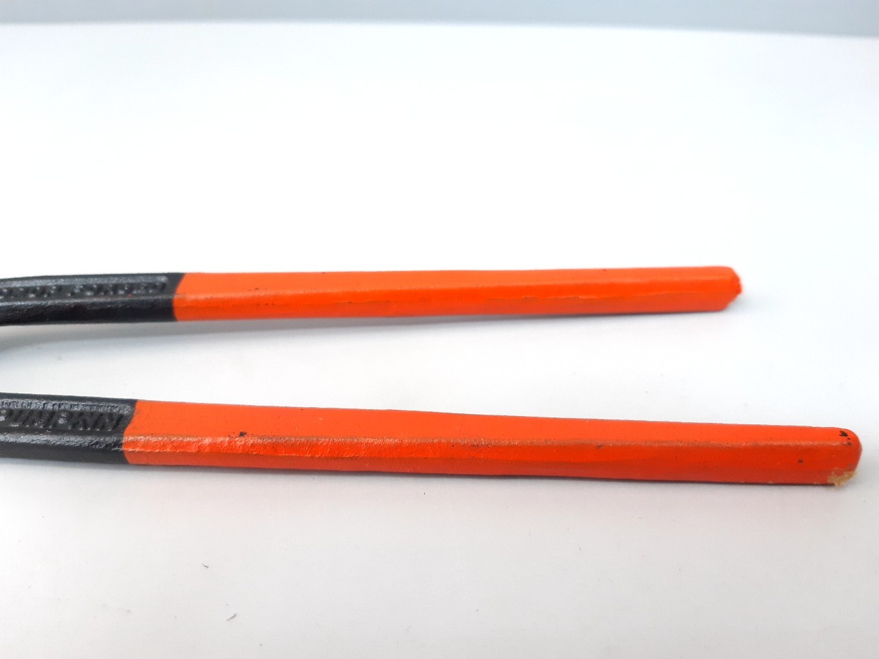 คีมผูกลวด 8" พัมคิน อัดแผง