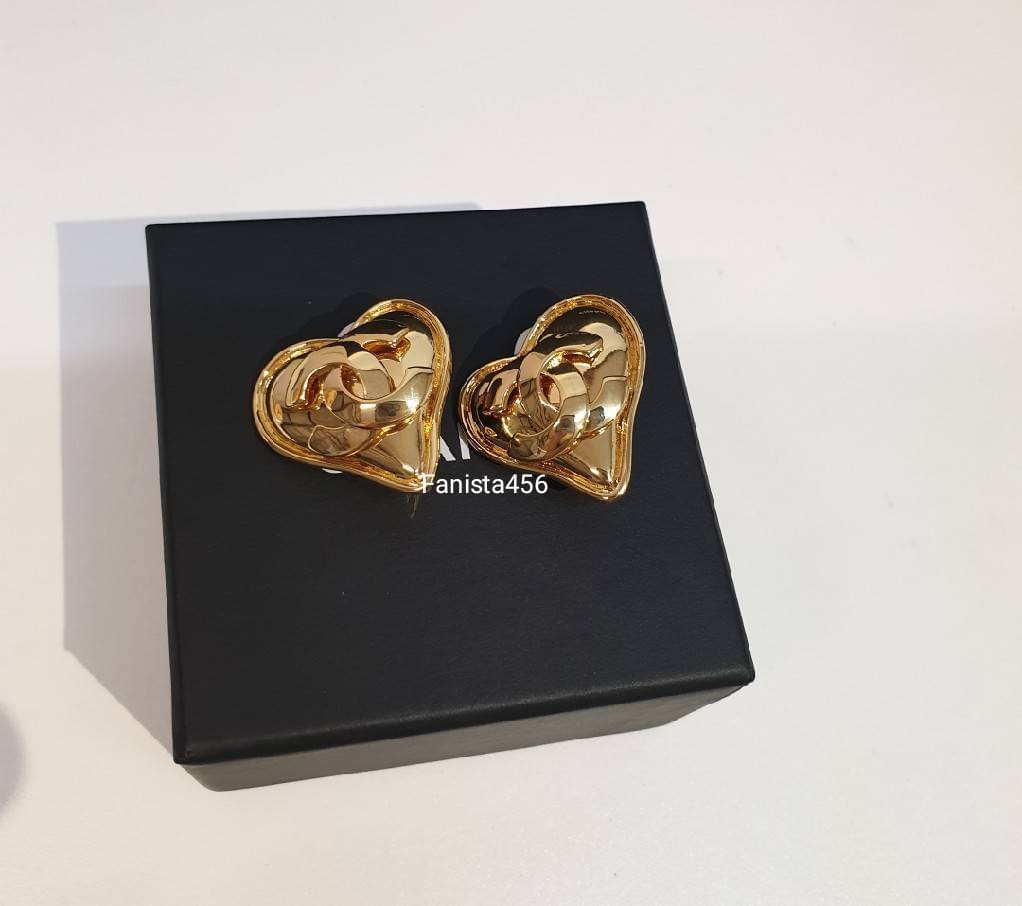 ต่างหูชาแนล แบบหนีบ ต่างหู Chanel งานวินเทจหัวใจ ต่างหูชาแนลหัวใจ Chanel earring heart