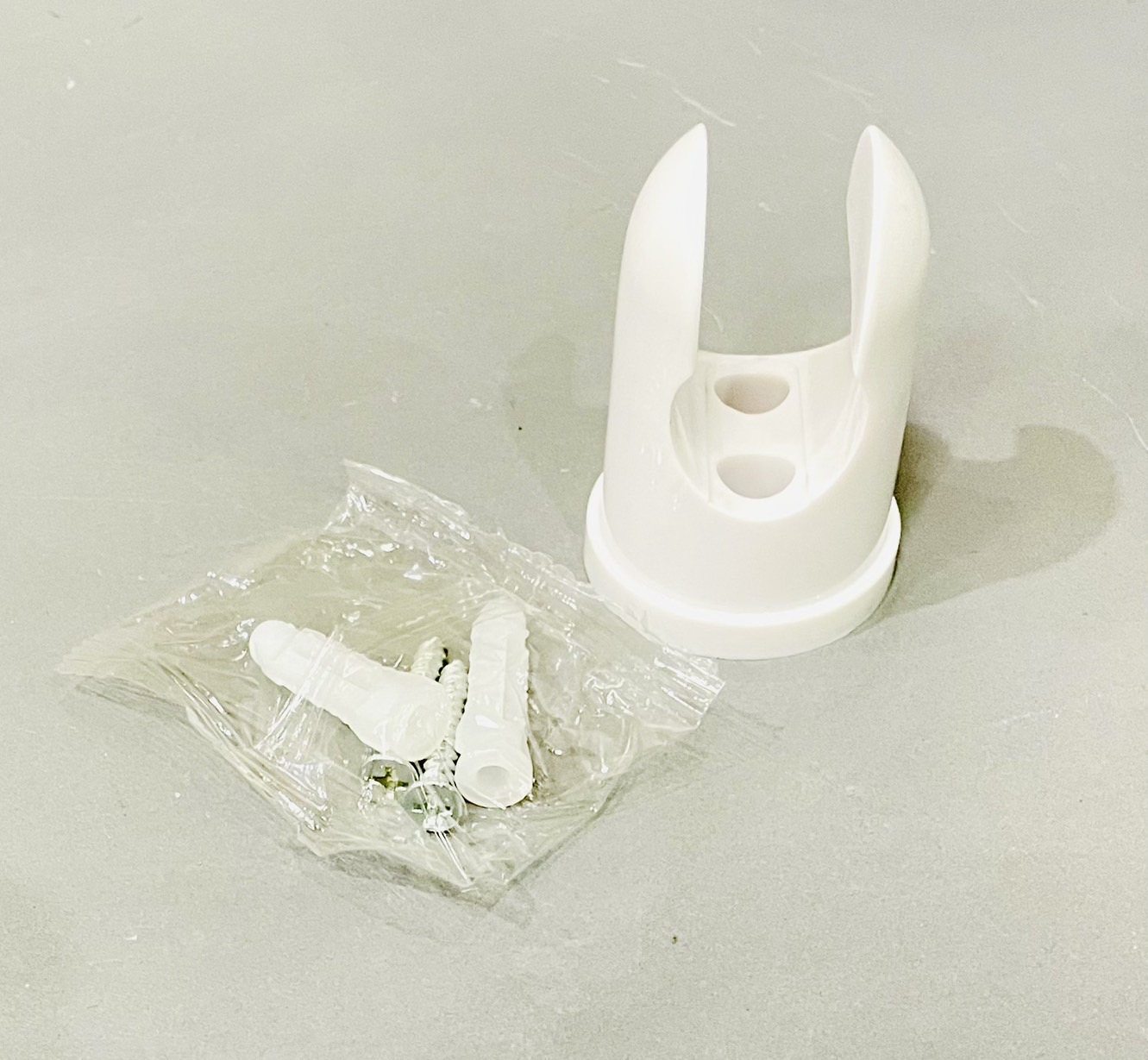 ขาแขวนสายฝักบัว สีขาว