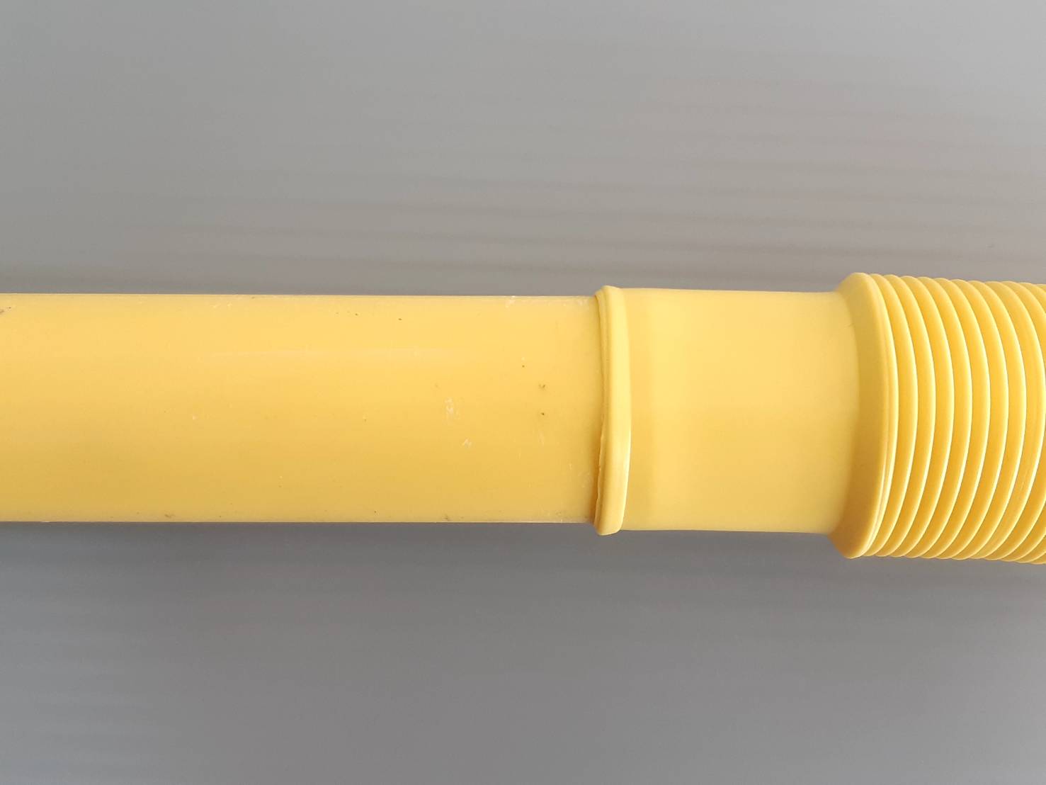 ข้อต่อท่อย่นเหลือง 18cm.