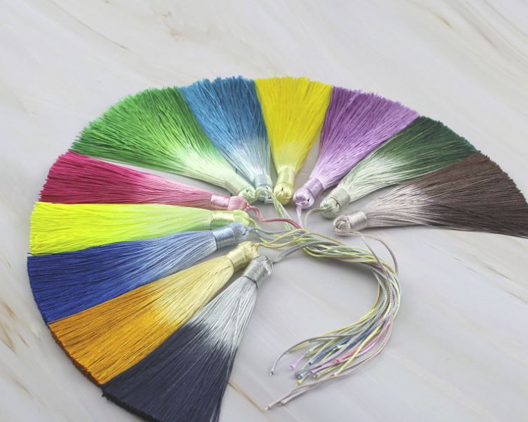 ขายส่ง พู่ไหมไล่ระดับสี สวยพิเศษ ยาว 10.5ซม. สีเขียว (แพ็คคู่/ 2ชิ้น)