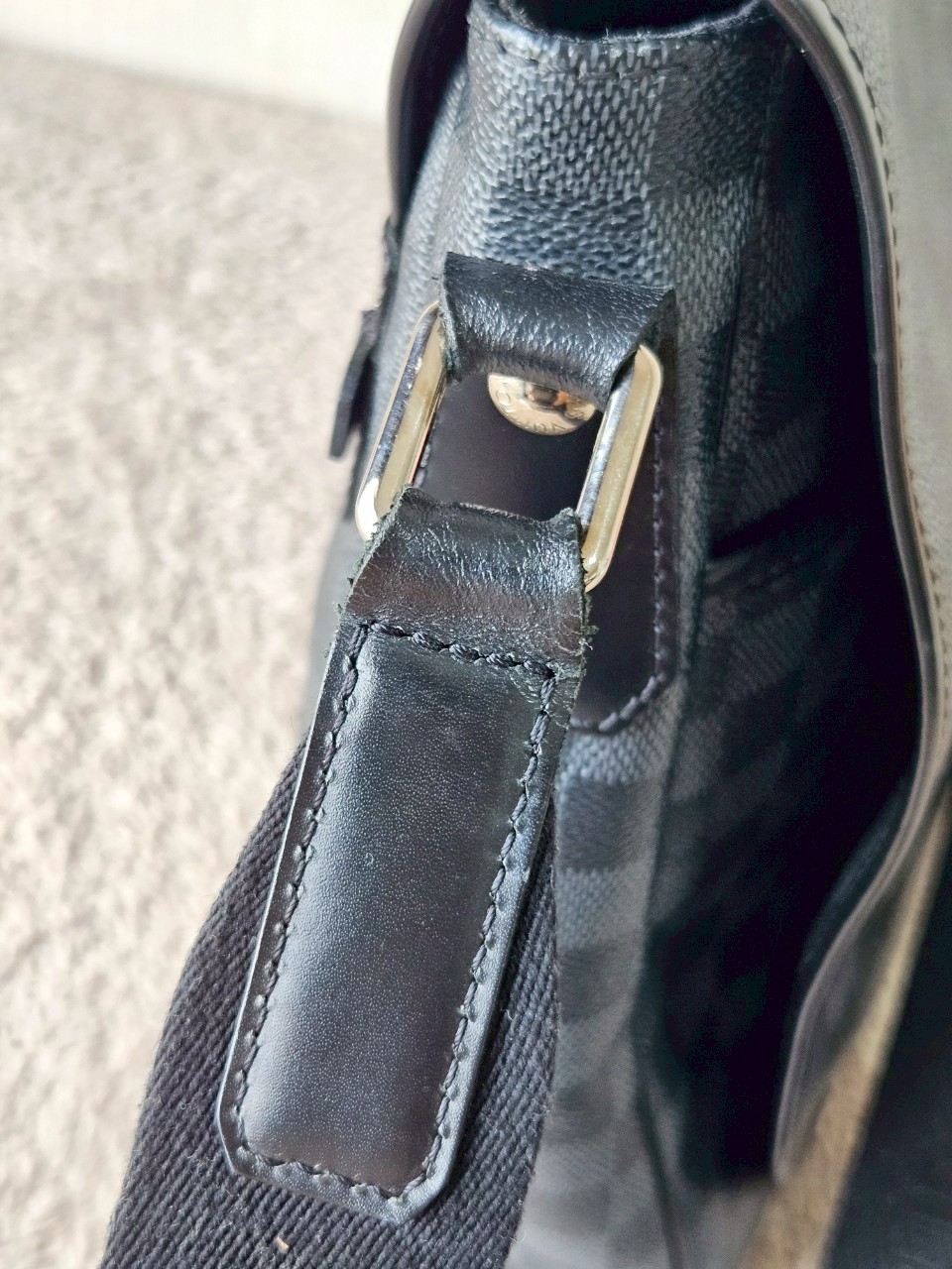 LV District GM Damier Graphite