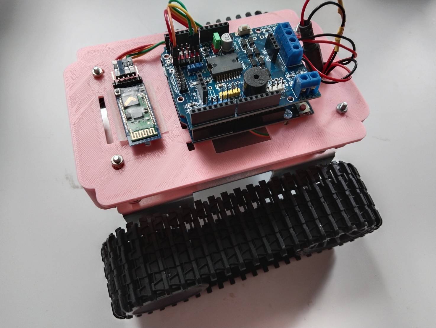 หุ่นยนต์บังคับผ่านแอพพลิเคชั่น รุ่นสายพาน Ex