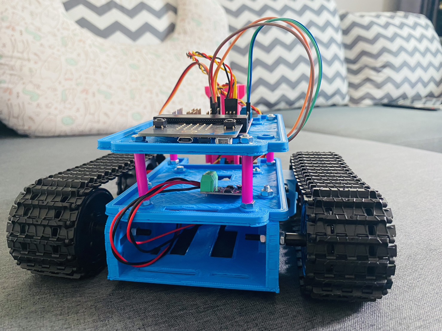 หุ่นยนต์ระดับกลาง สพฐ. ศิลปะหัตถกรรม microbit รุ่นV3(ประกอบโครงสร้างให้เรียบร้อย)