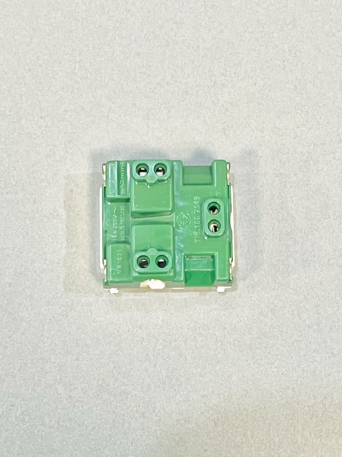 ปลั๊กกราวน์เดี่ยว วีน่า รุ่นเก่า MR1631