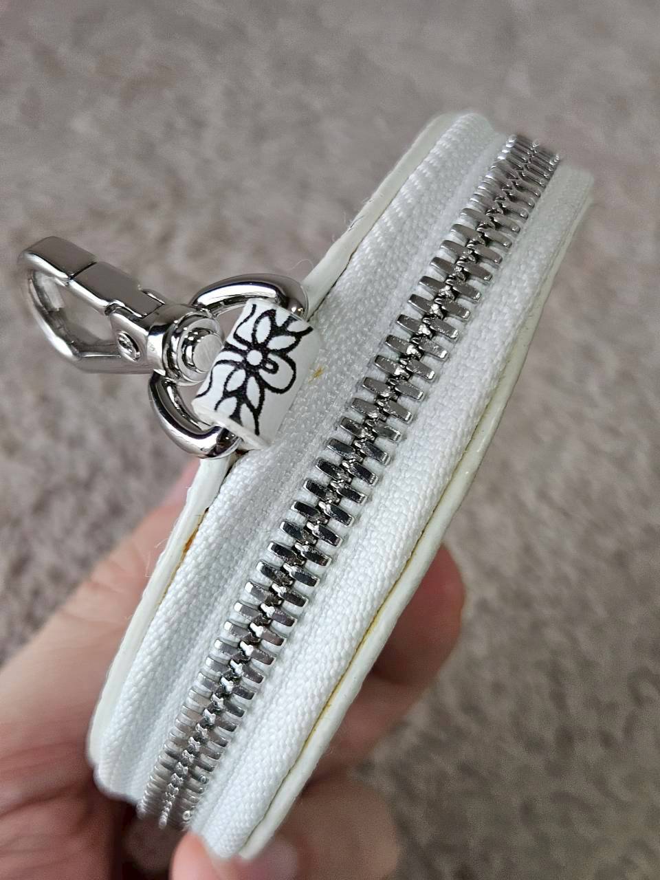 MCM Essential Pouch Orginal Black White