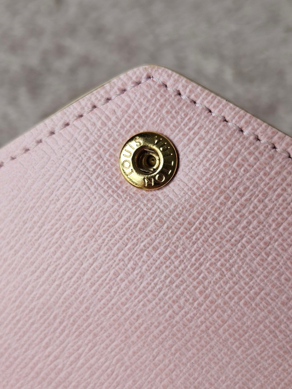 LV Victorie Azur ปี21 microchip