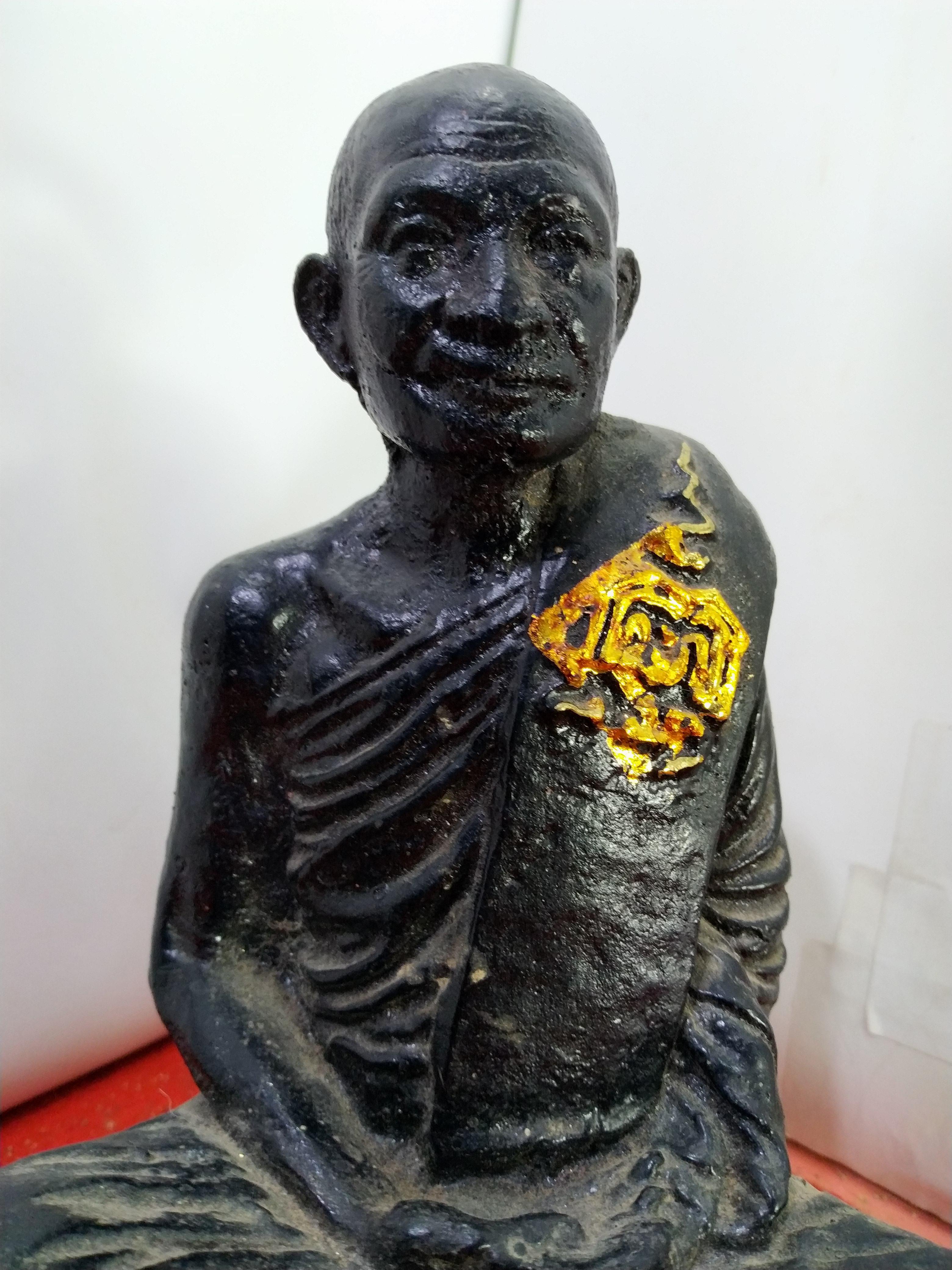 หลวงพ่อเคลือบ วัดหนองกระดี่ อุทัยธานี หน้าตัก 5 นิ้ว