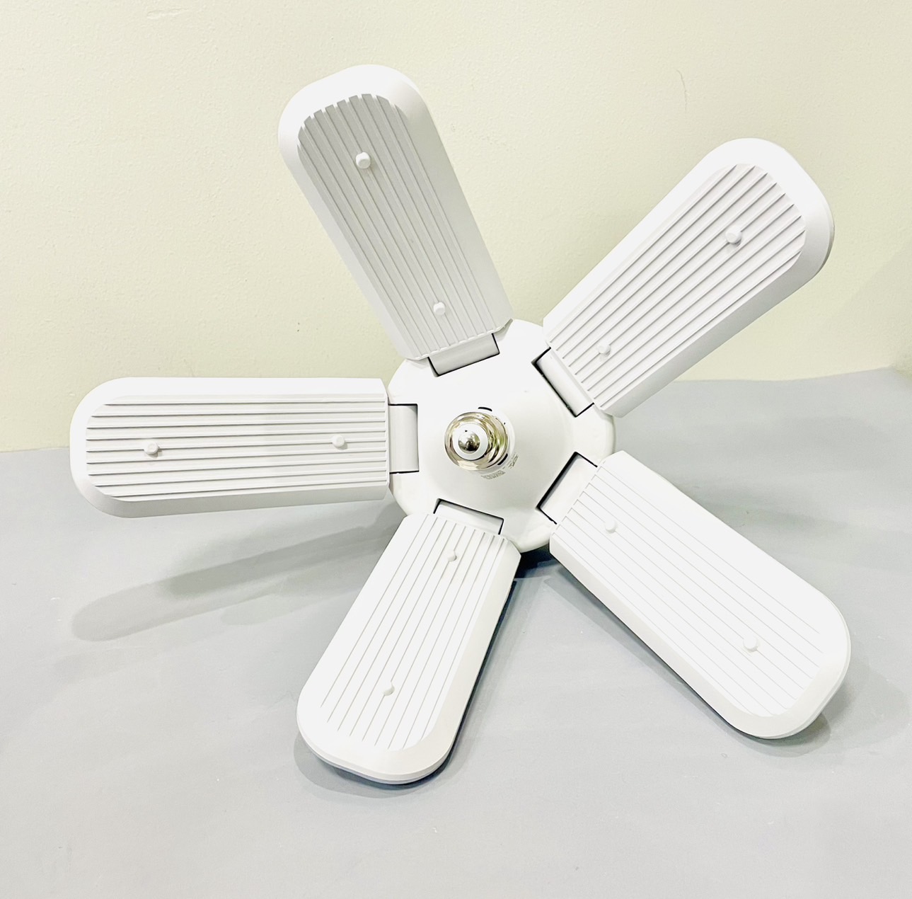 หลอด LED ทรงใบพัด 5+1 150w แสงวอร์ม HLX
