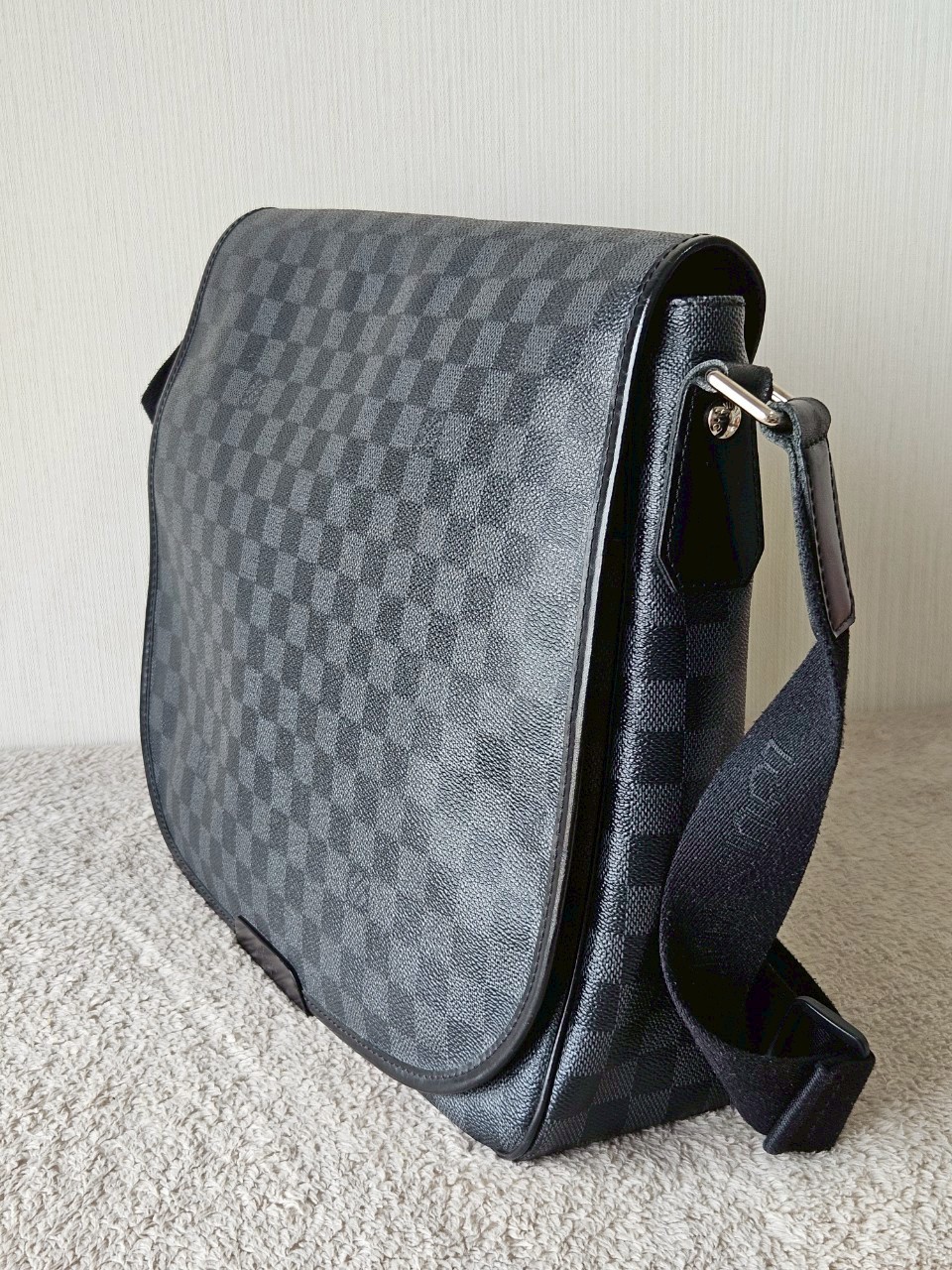 LV District GM Damier Graphite